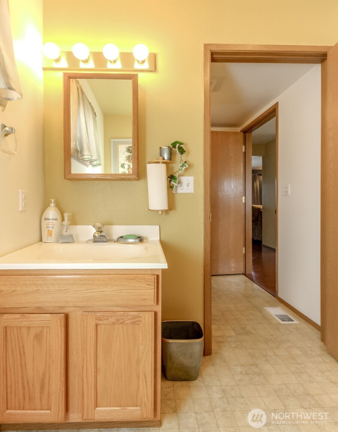 1724 S Ainsworth Avenue