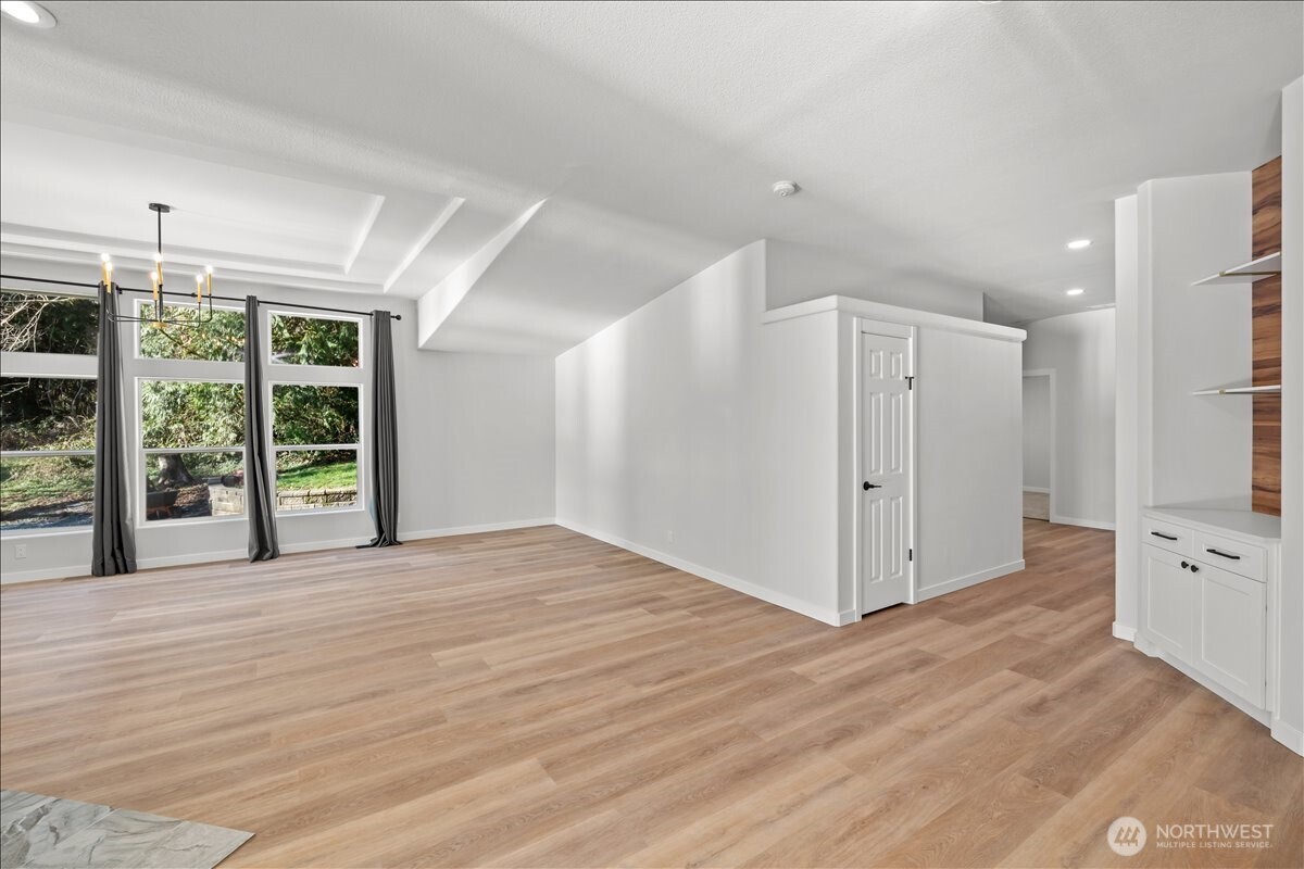 101 S Tulloch