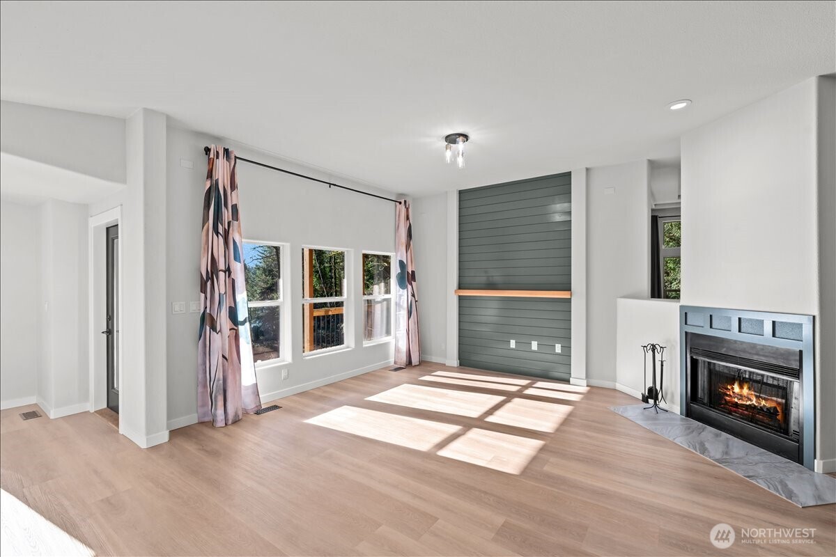 101 S Tulloch