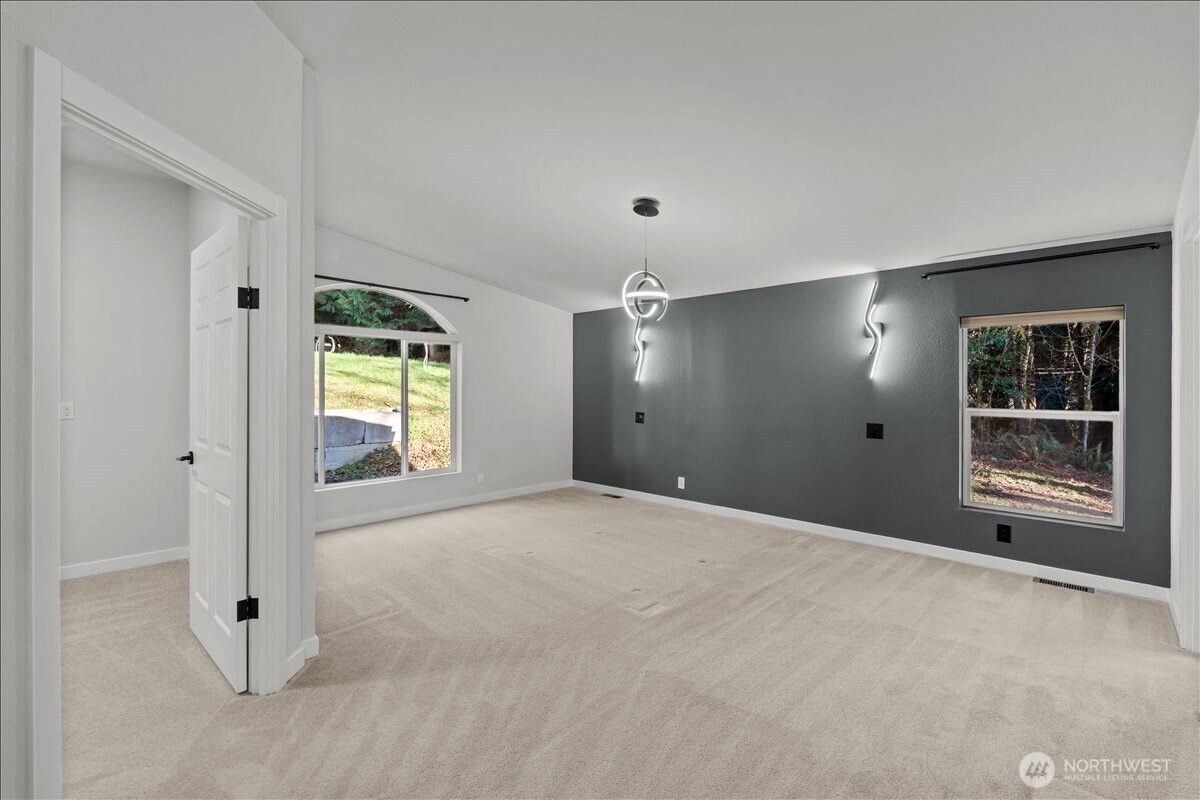 101 S Tulloch