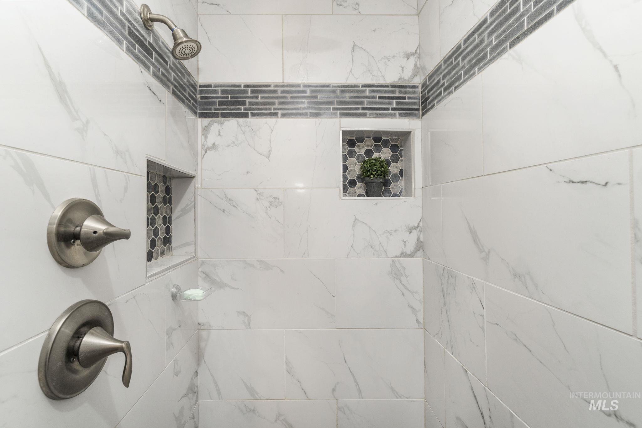 843 Lake Cleveland Street