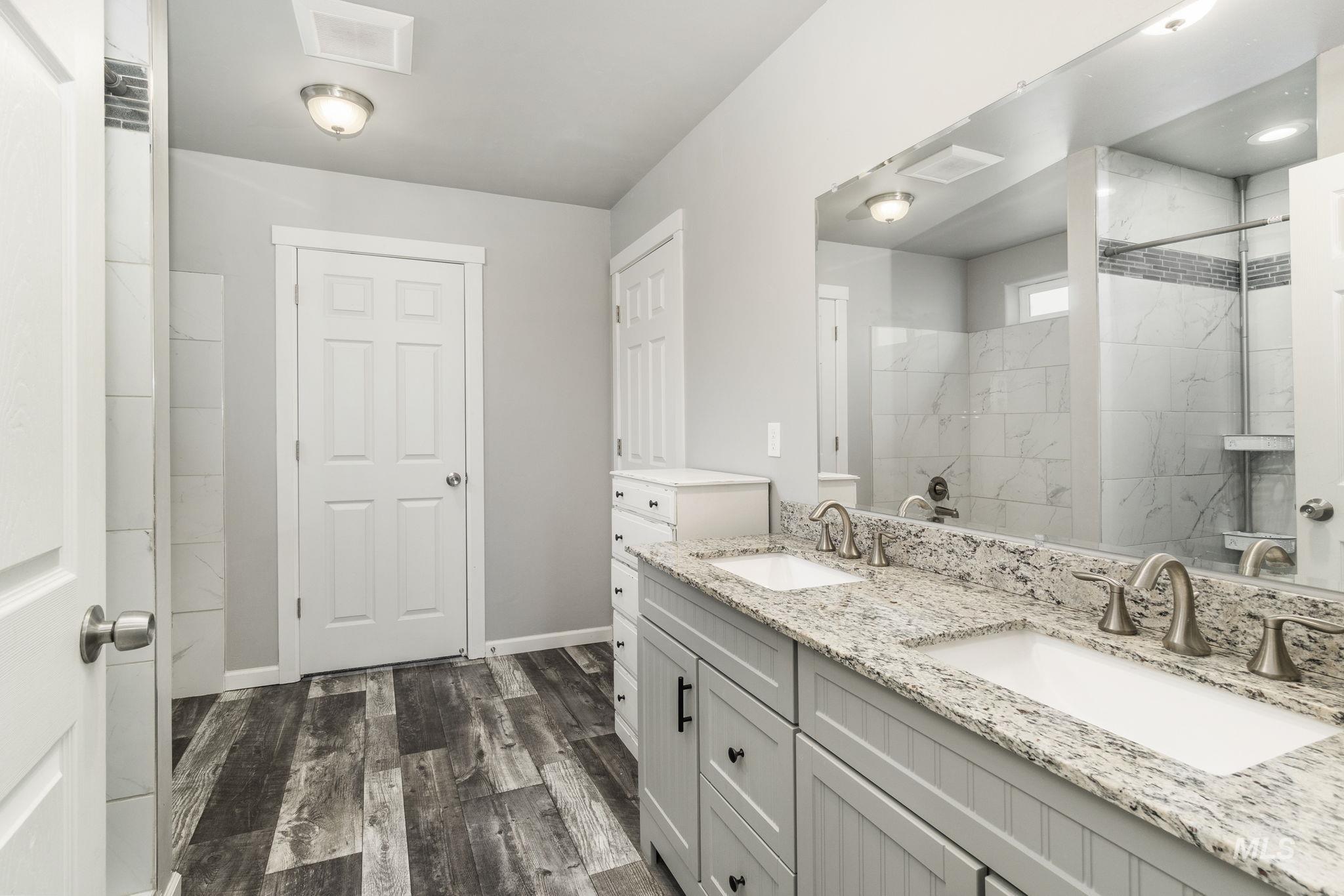 843 Lake Cleveland Street