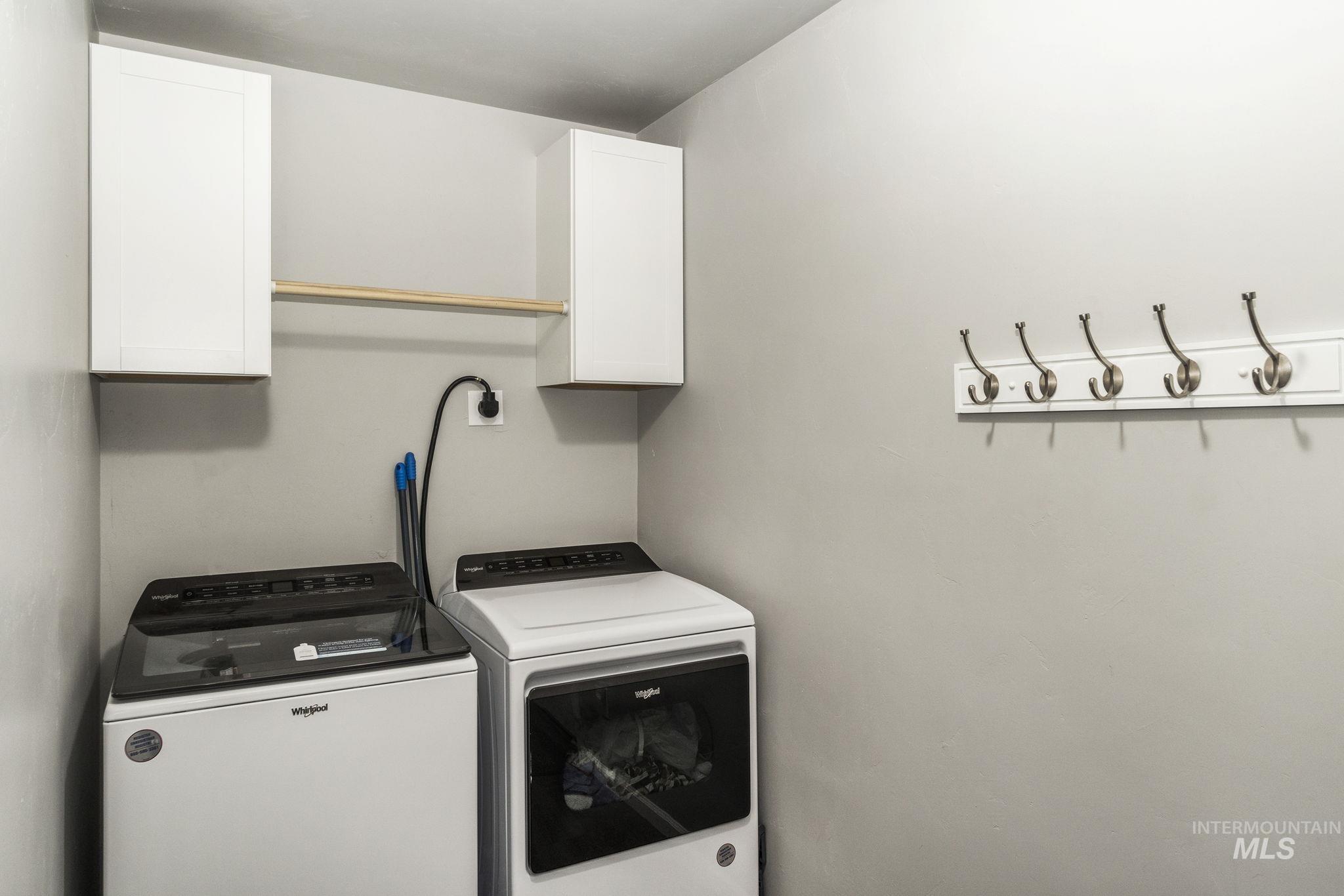 843 Lake Cleveland Street