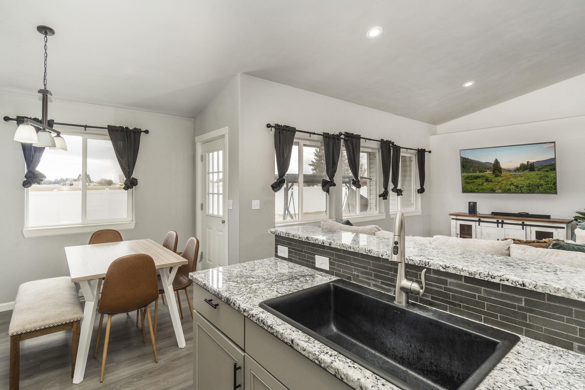 843 Lake Cleveland Street