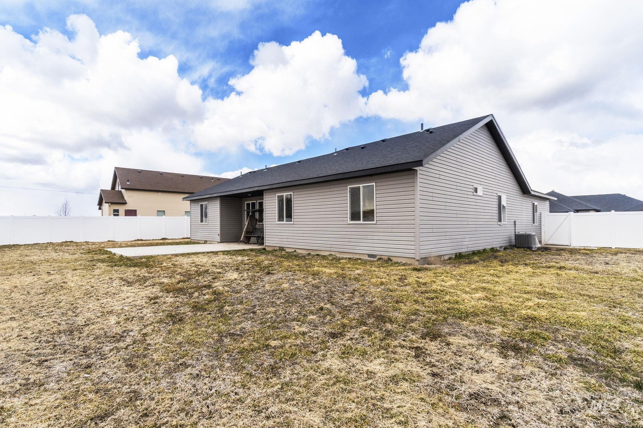 843 Lake Cleveland Street