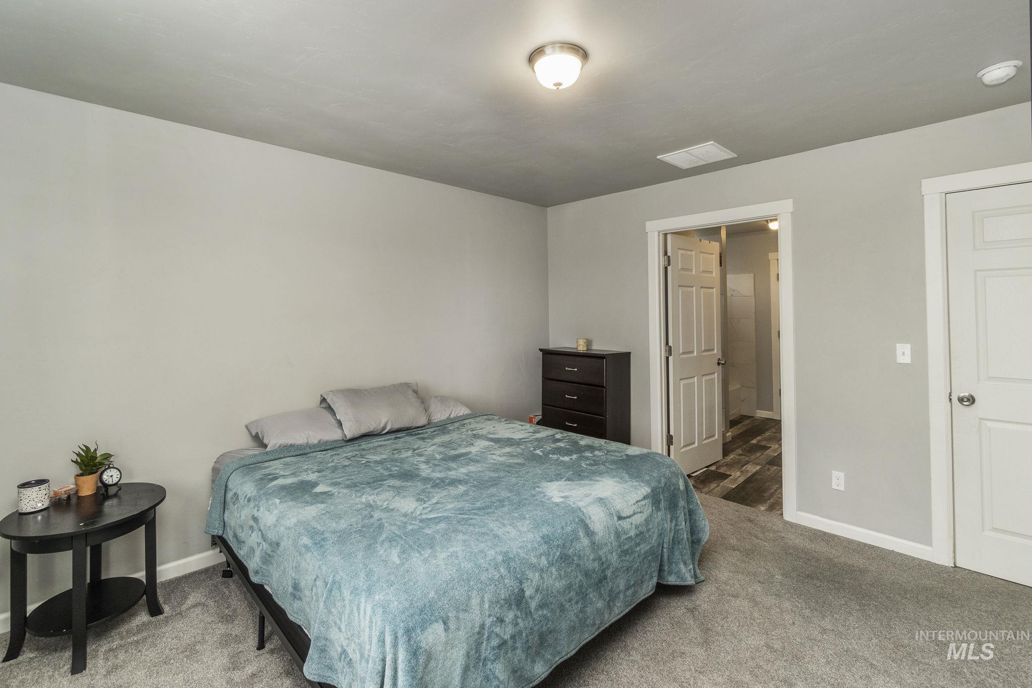 843 Lake Cleveland Street