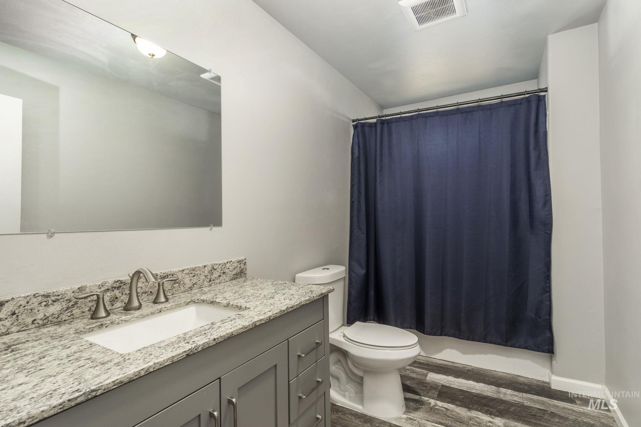 843 Lake Cleveland Street