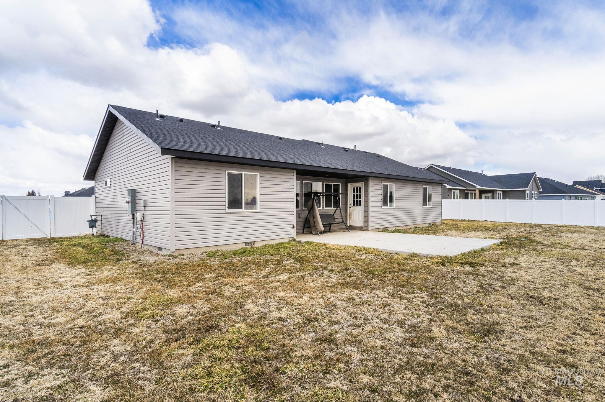 843 Lake Cleveland Street