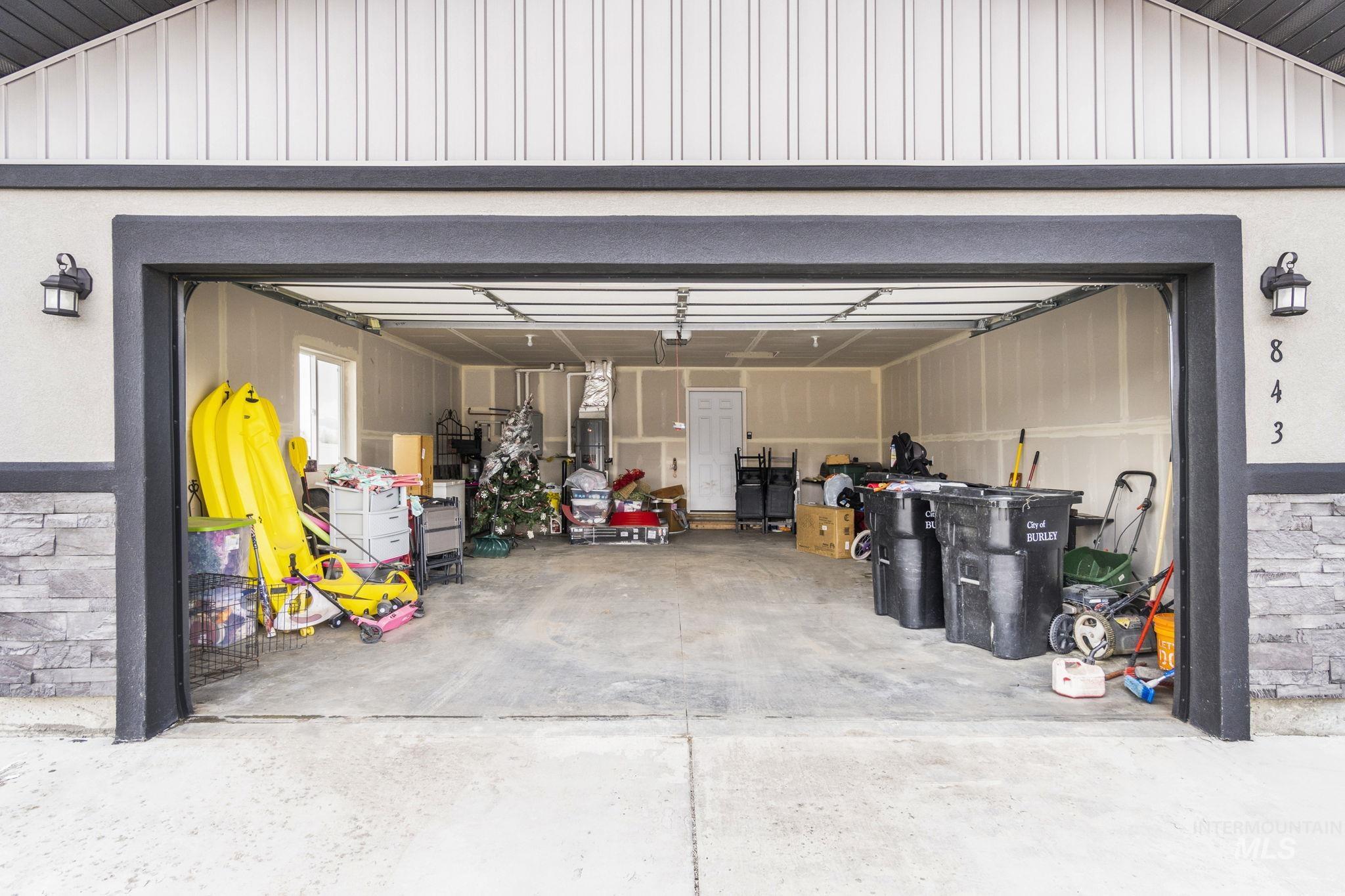 843 Lake Cleveland Street