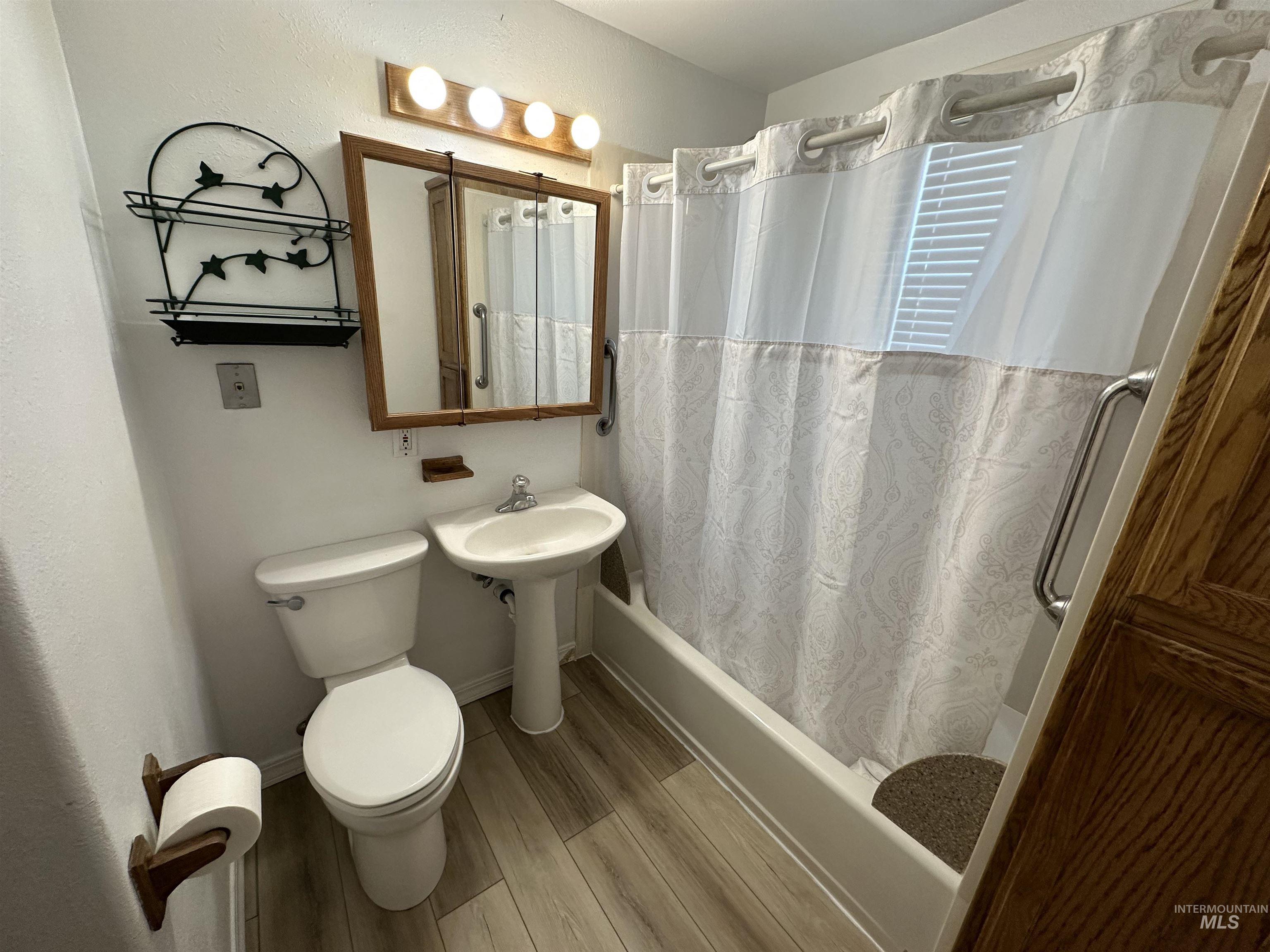 1501 Miller Avenue, Unit 4