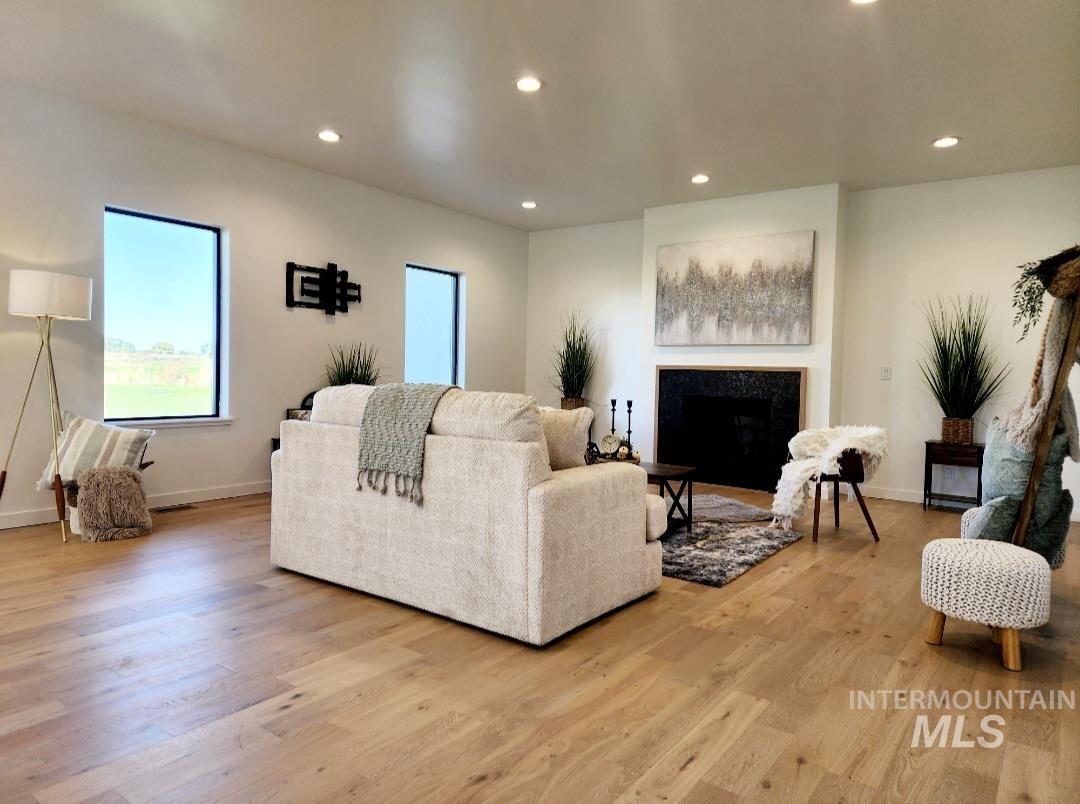 53 Skyline Dr