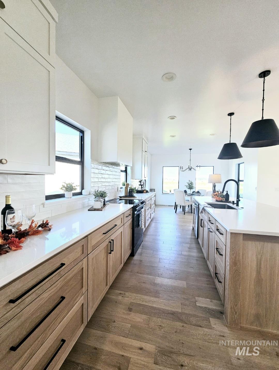 53 Skyline Dr