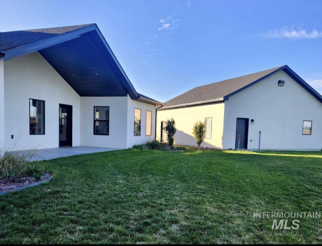 53 Skyline Dr
