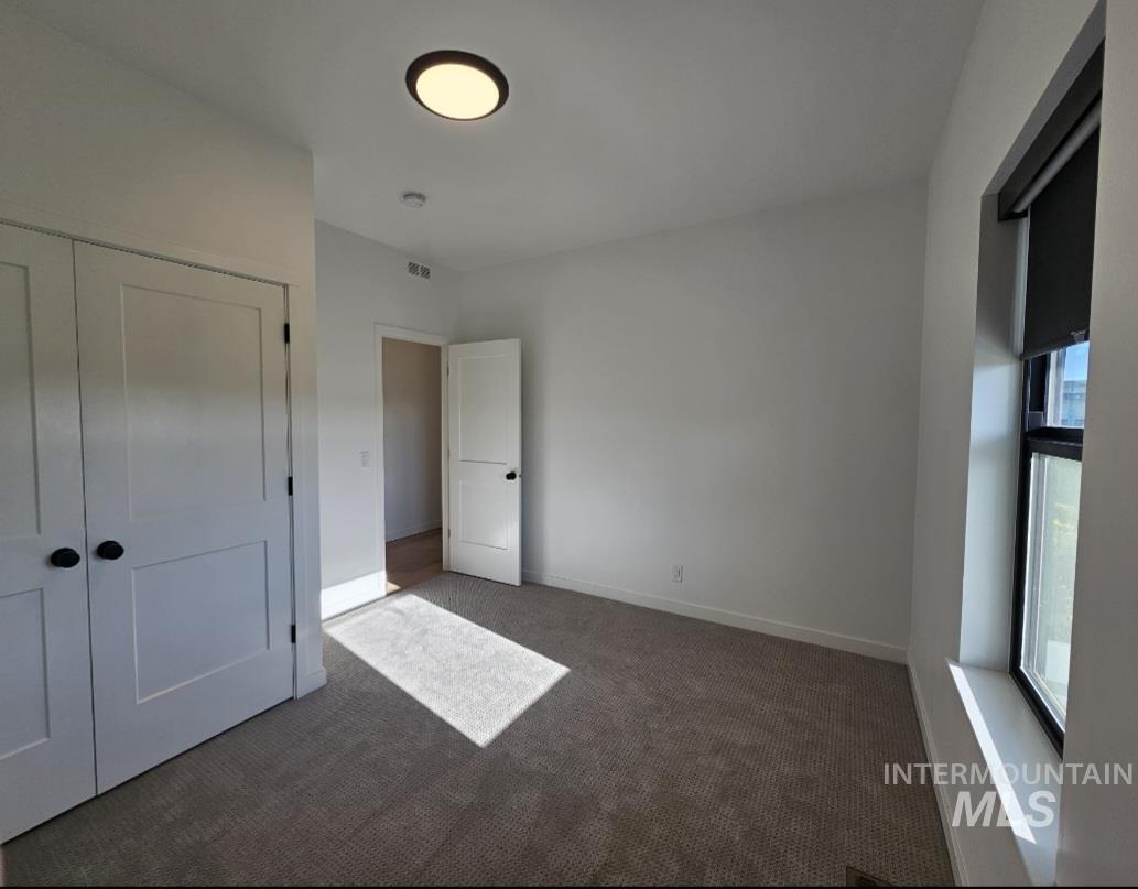 53 Skyline Dr