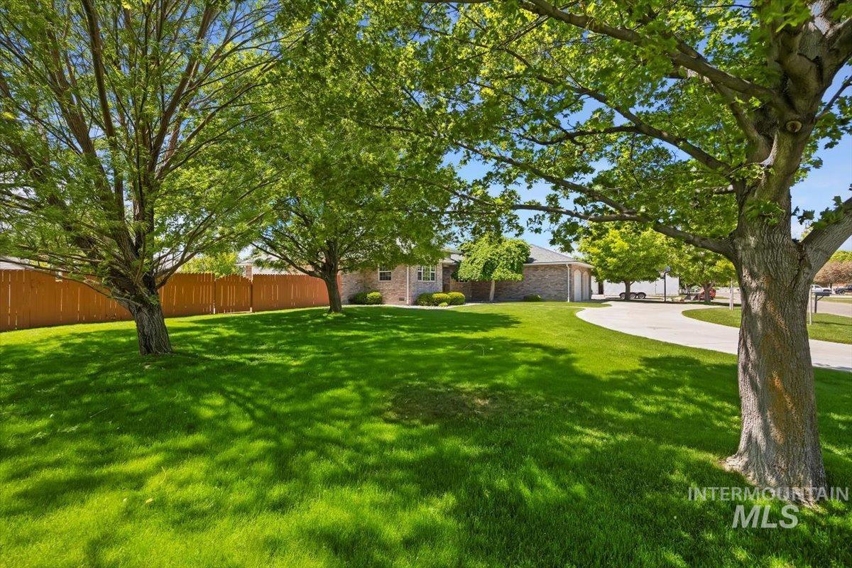 413 N Val Verde Dr
