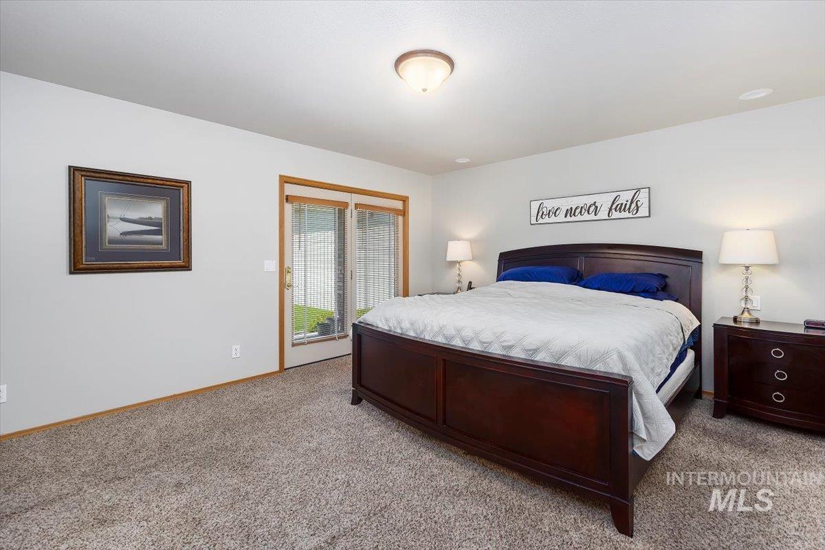 413 N Val Verde Dr