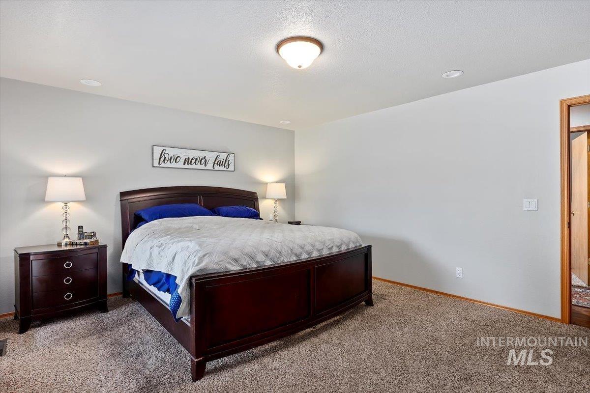 413 N Val Verde Dr