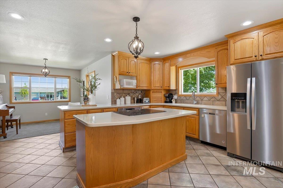 413 N Val Verde Dr