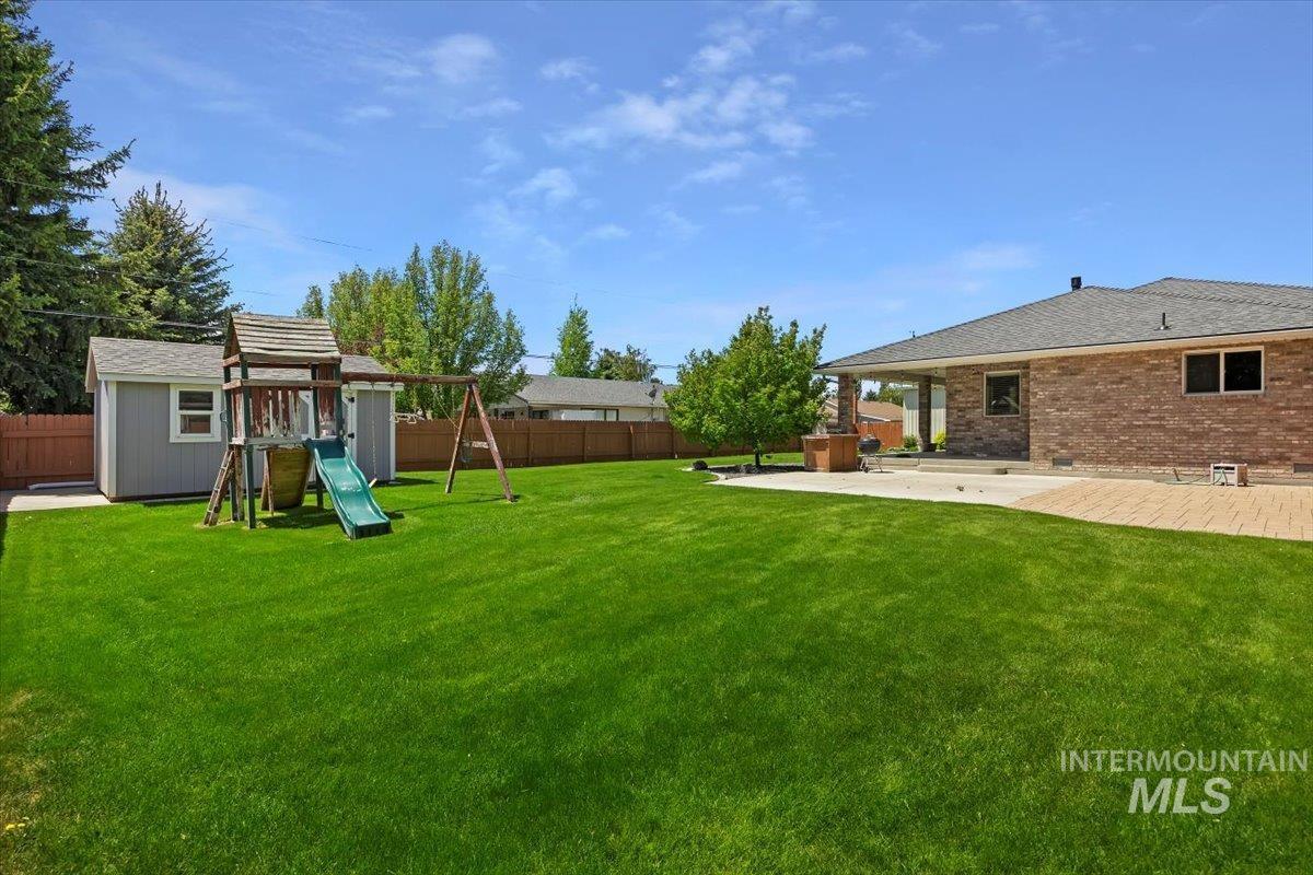 413 N Val Verde Dr