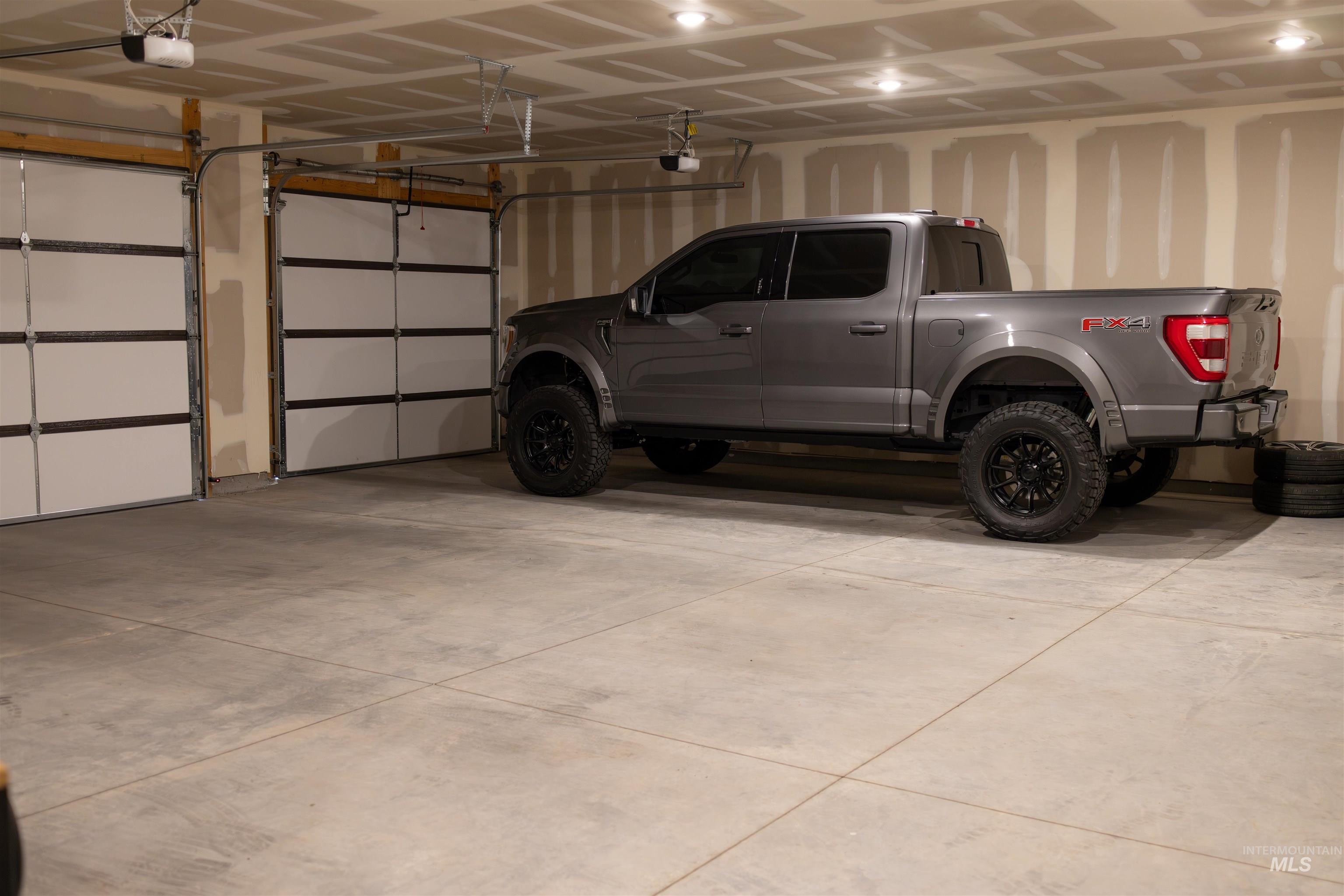 543 Lake Cleveland Street