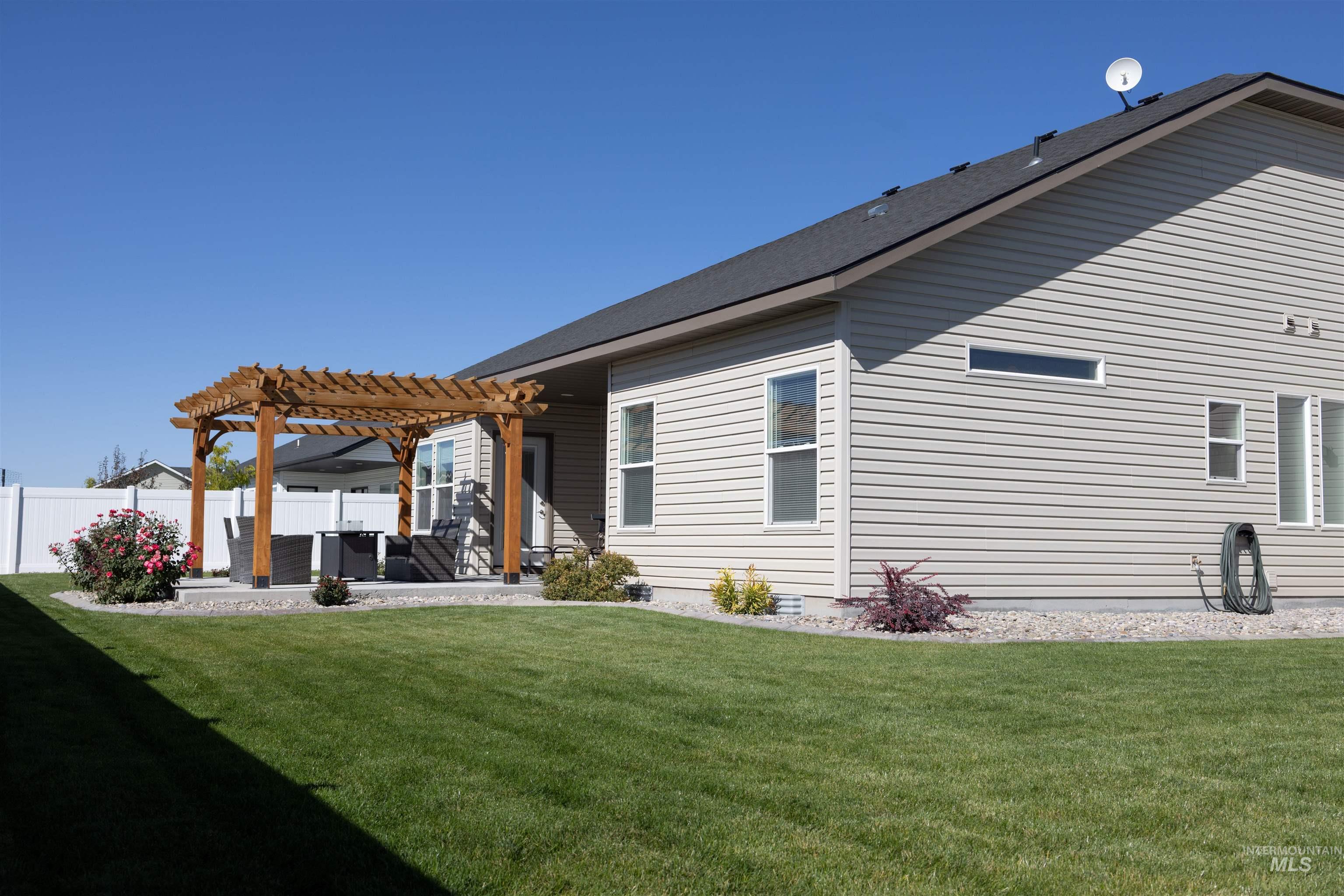 543 Lake Cleveland Street