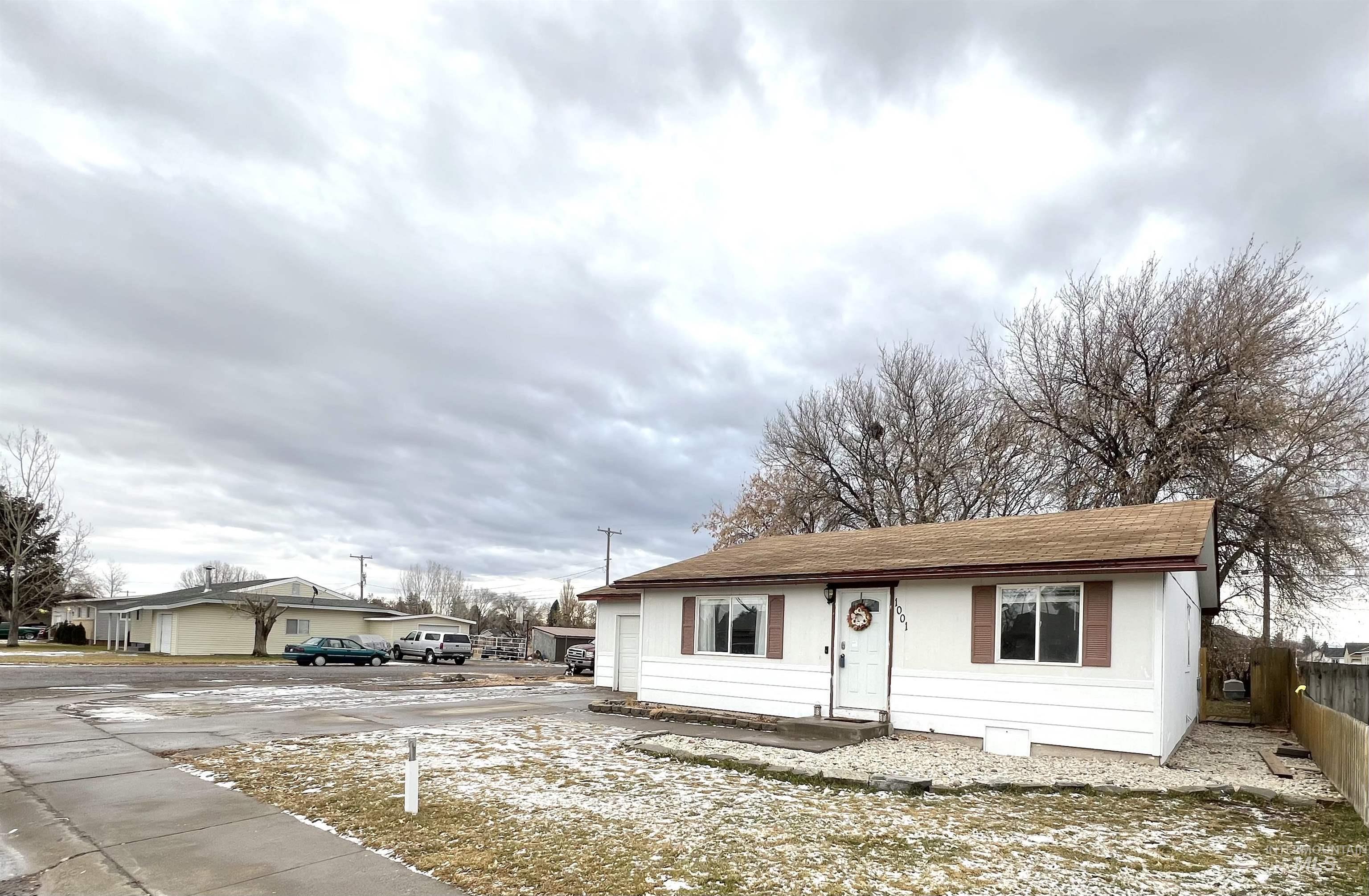 1001 15th Dr.
