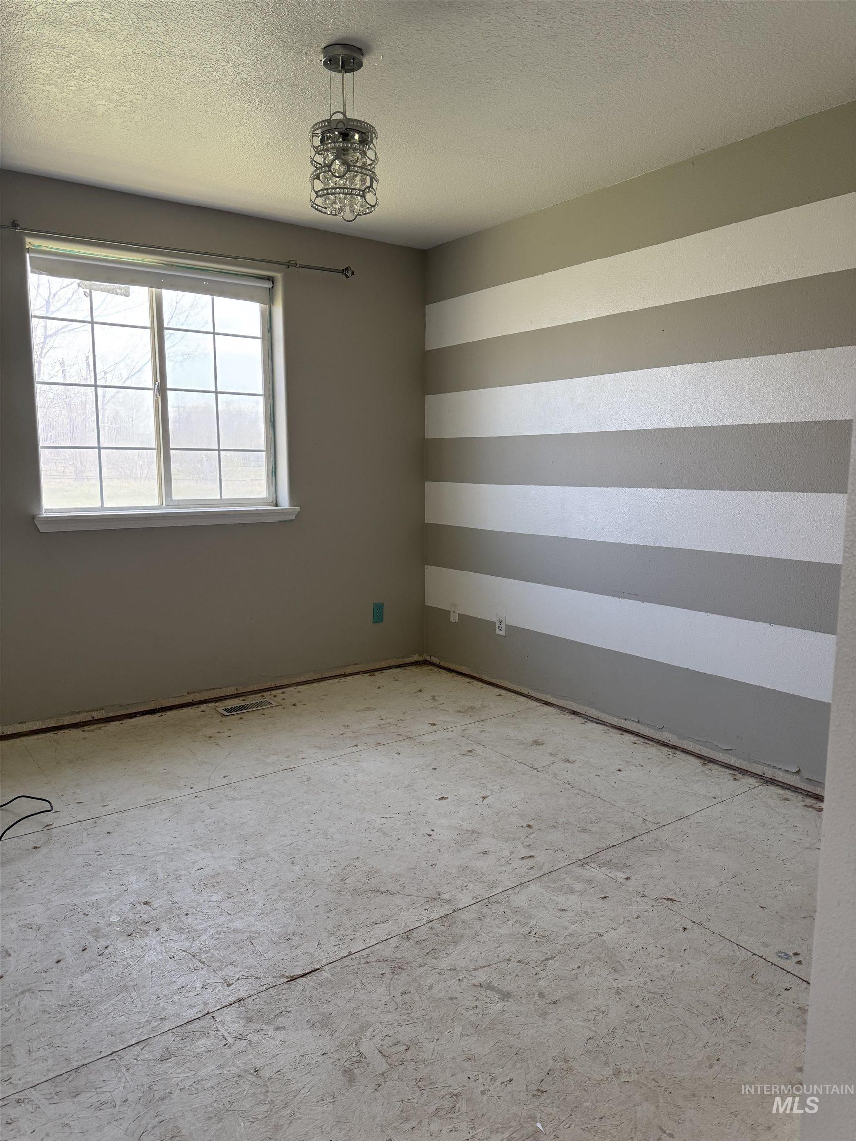 541 Smokey Mountain Dr