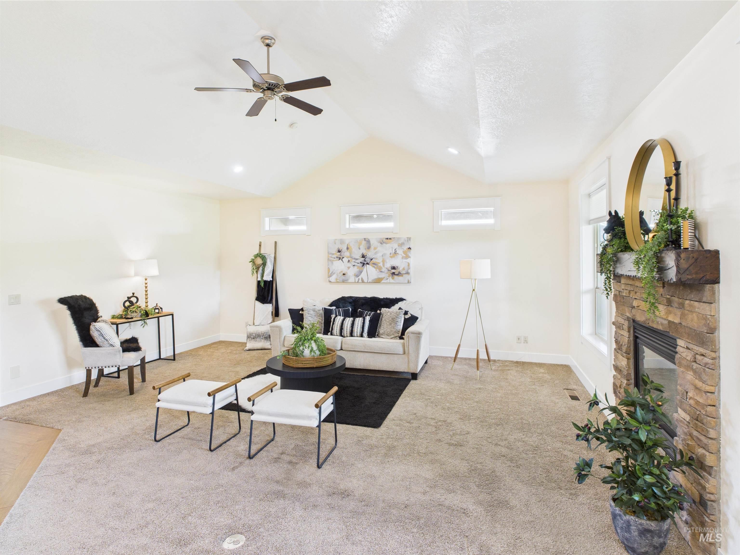 9389 W Wildbranch
