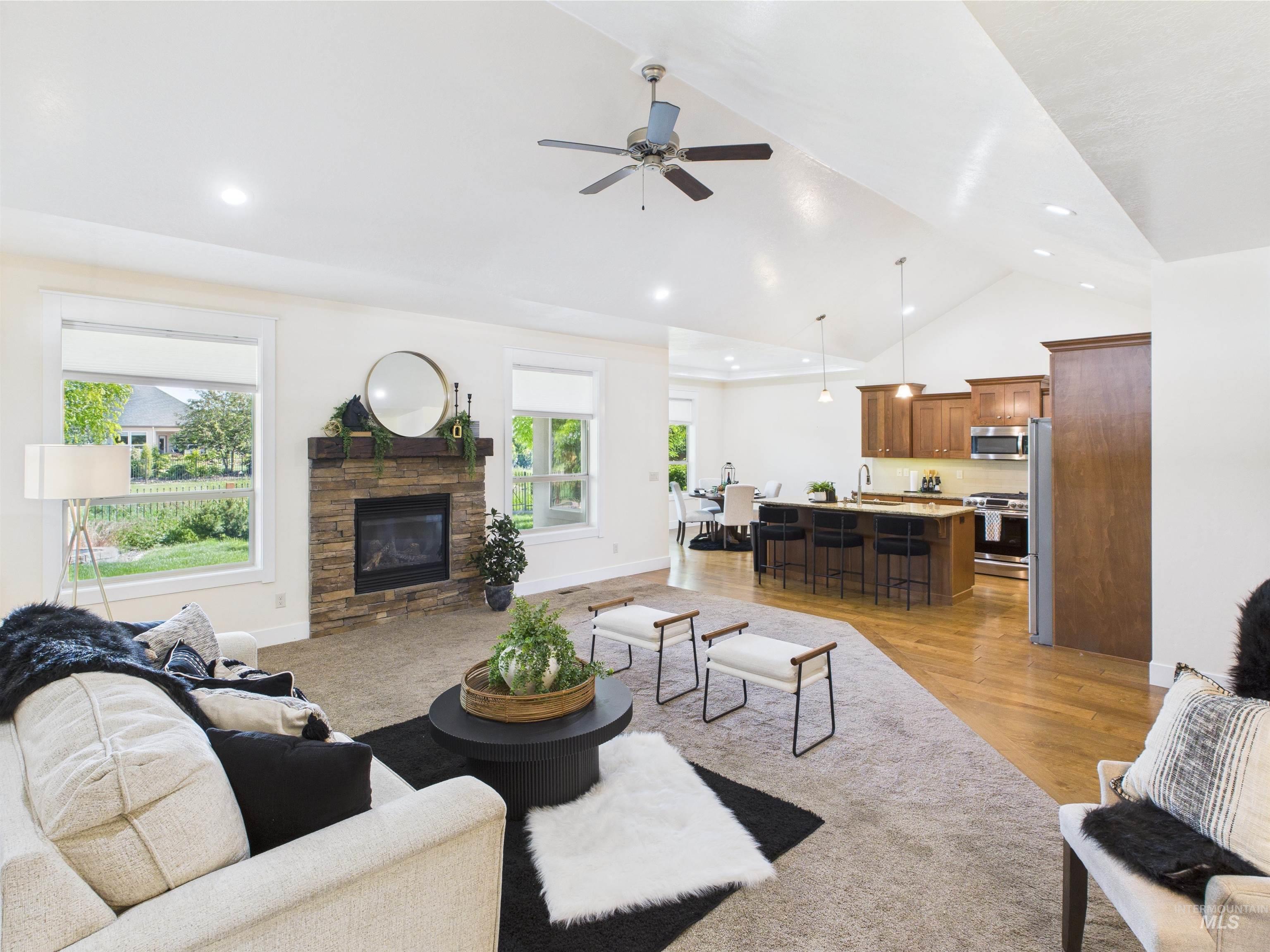 9389 W Wildbranch