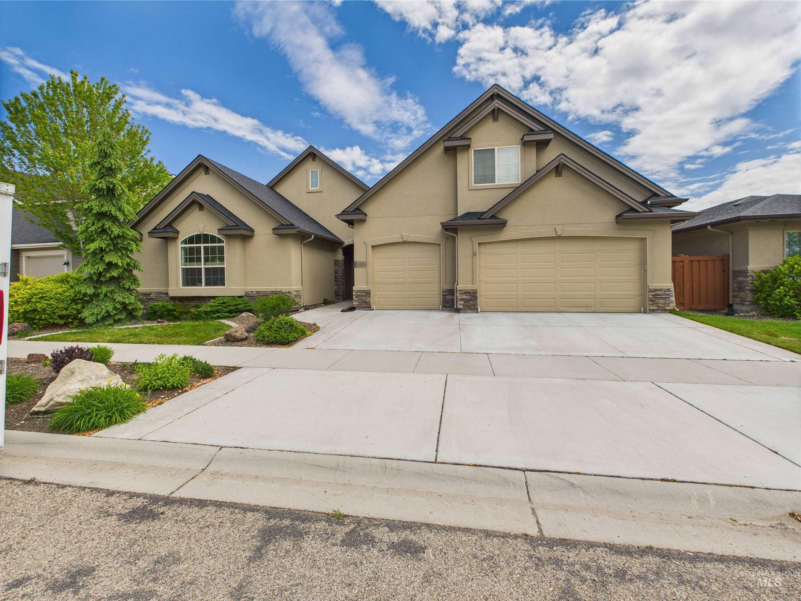 9389 W Wildbranch