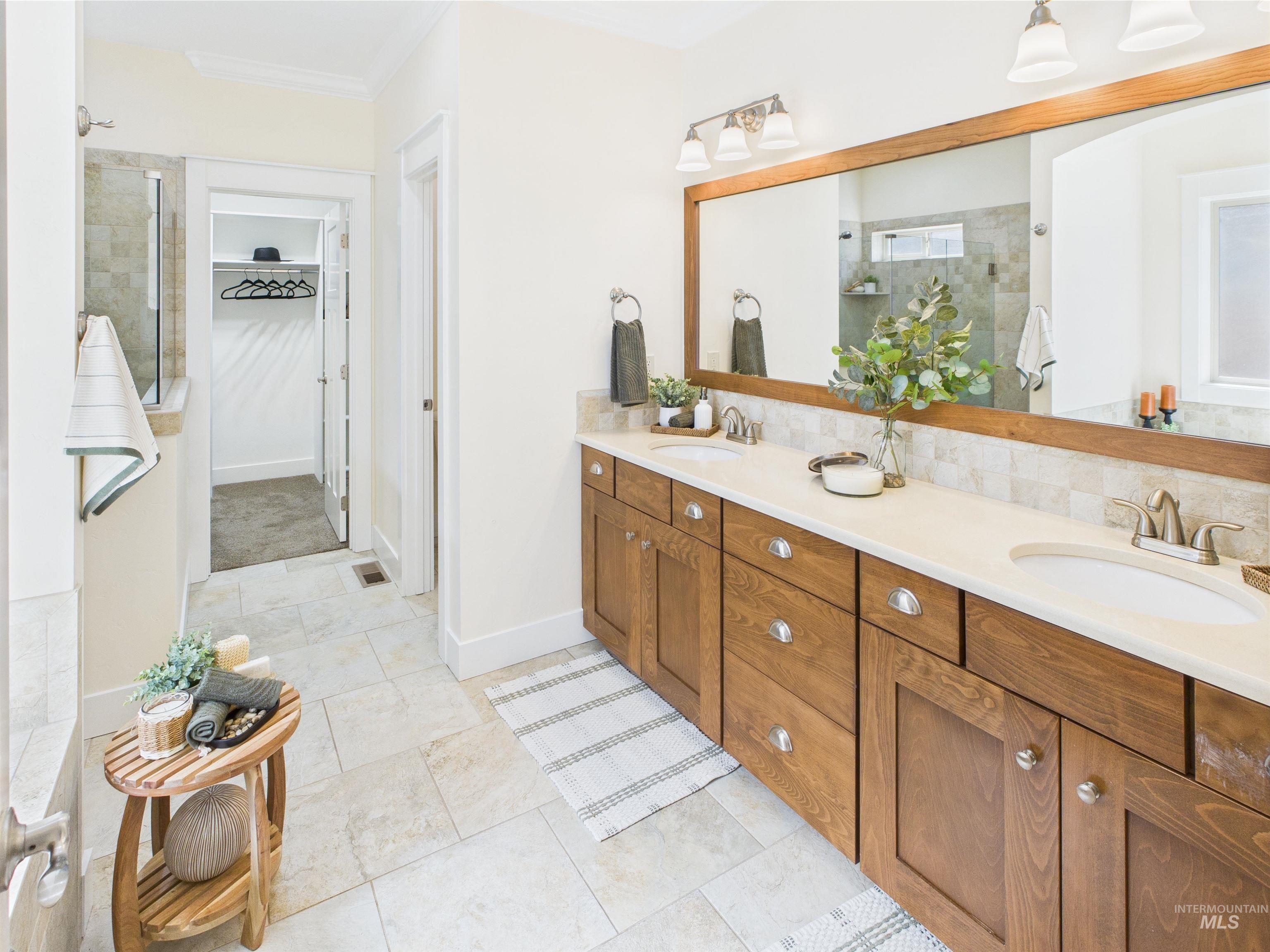 9389 W Wildbranch