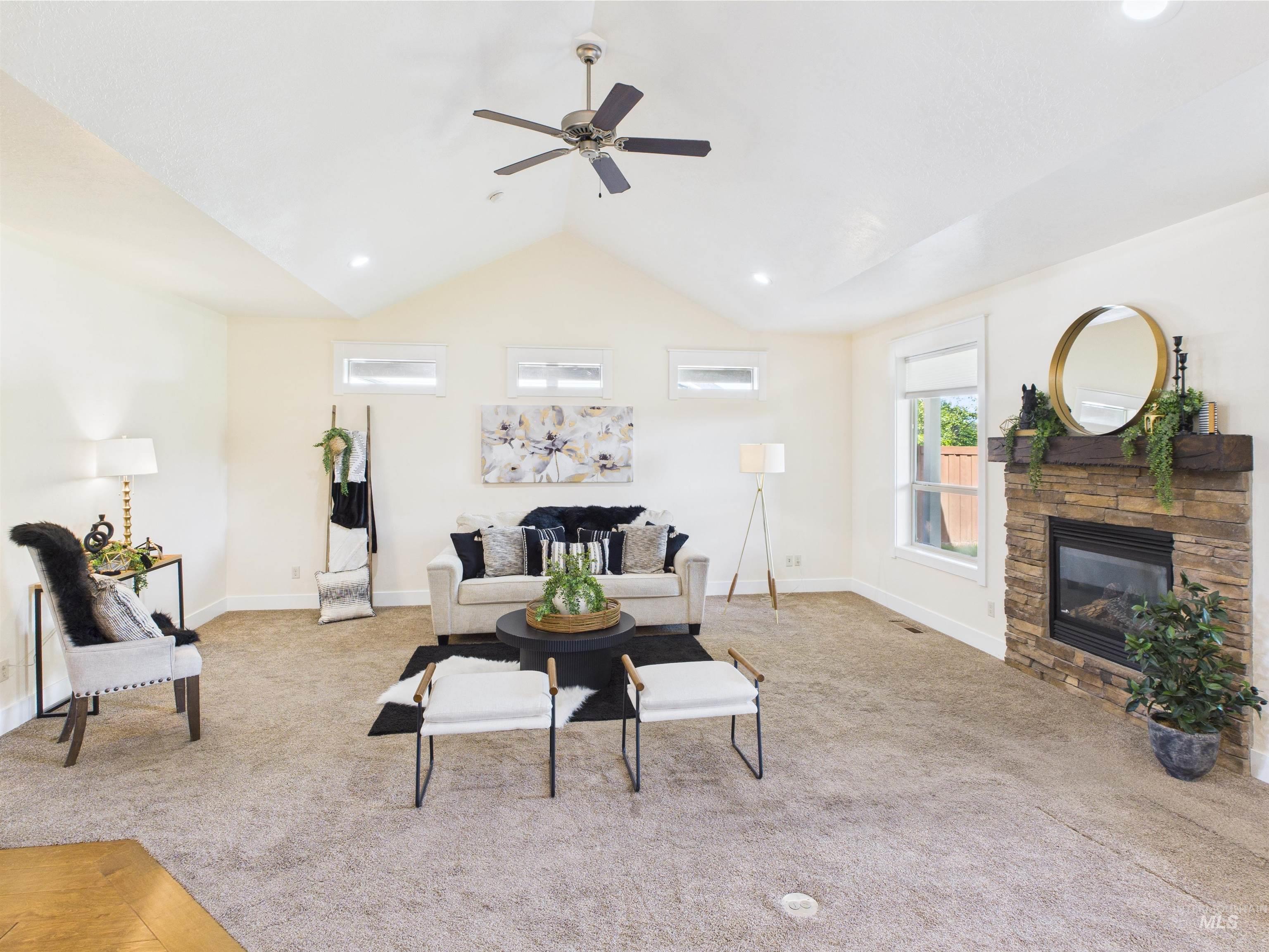 9389 W Wildbranch