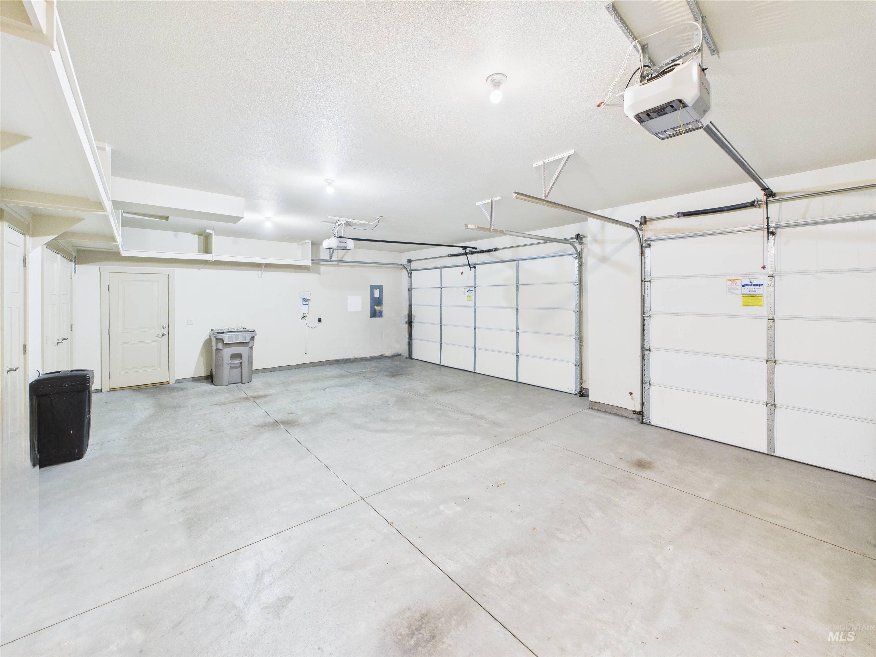 9389 W Wildbranch