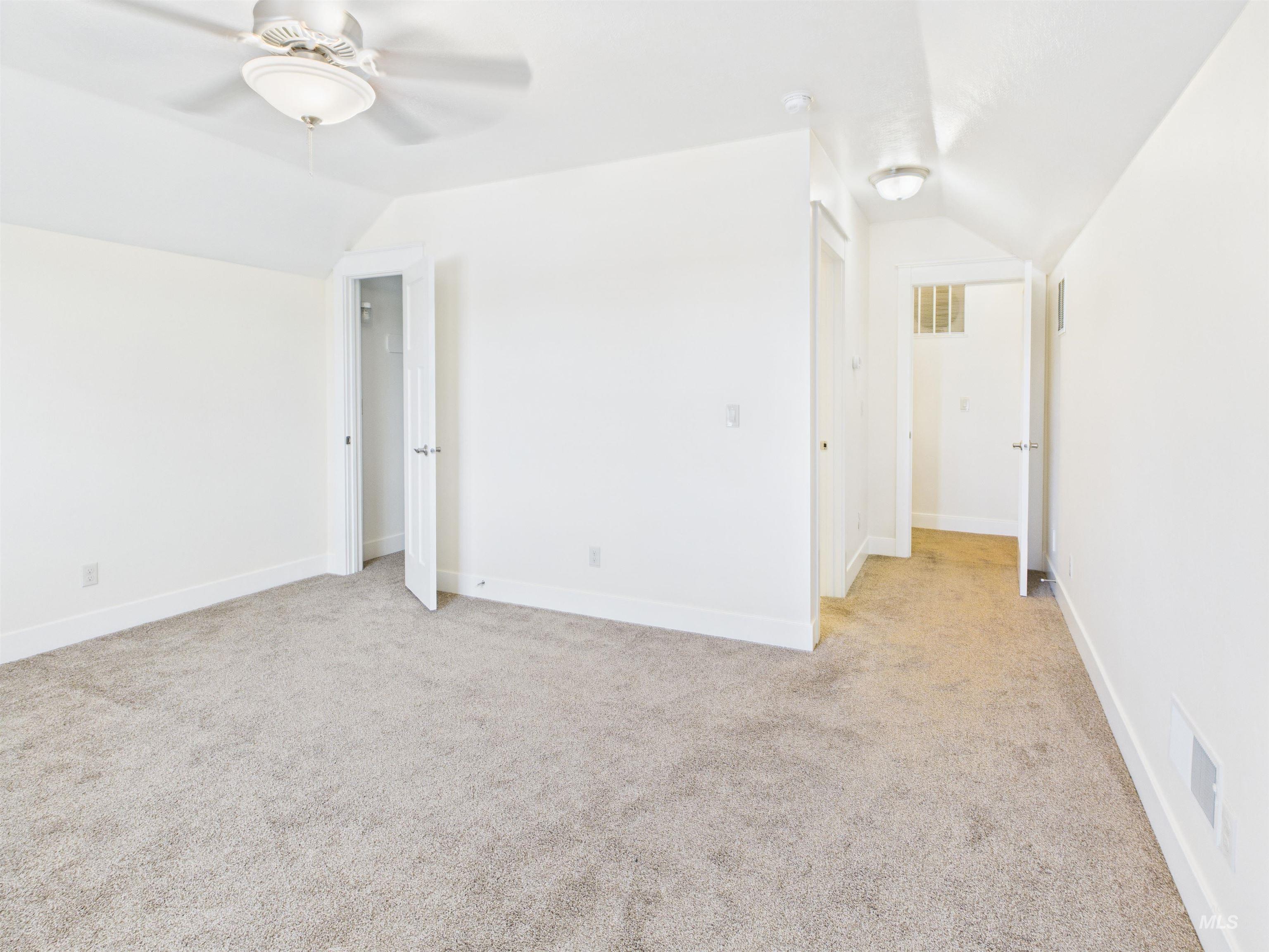9389 W Wildbranch