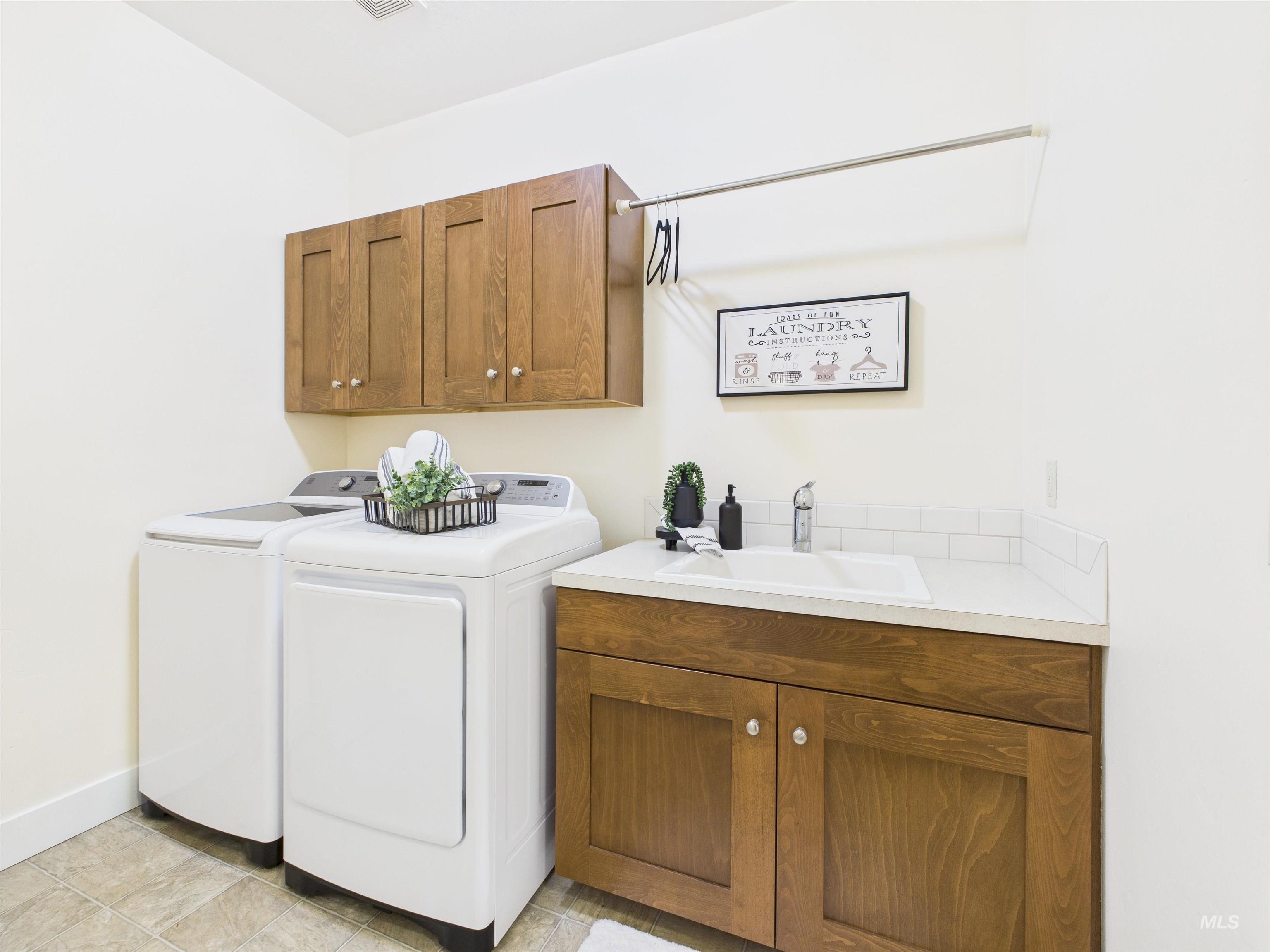 9389 W Wildbranch