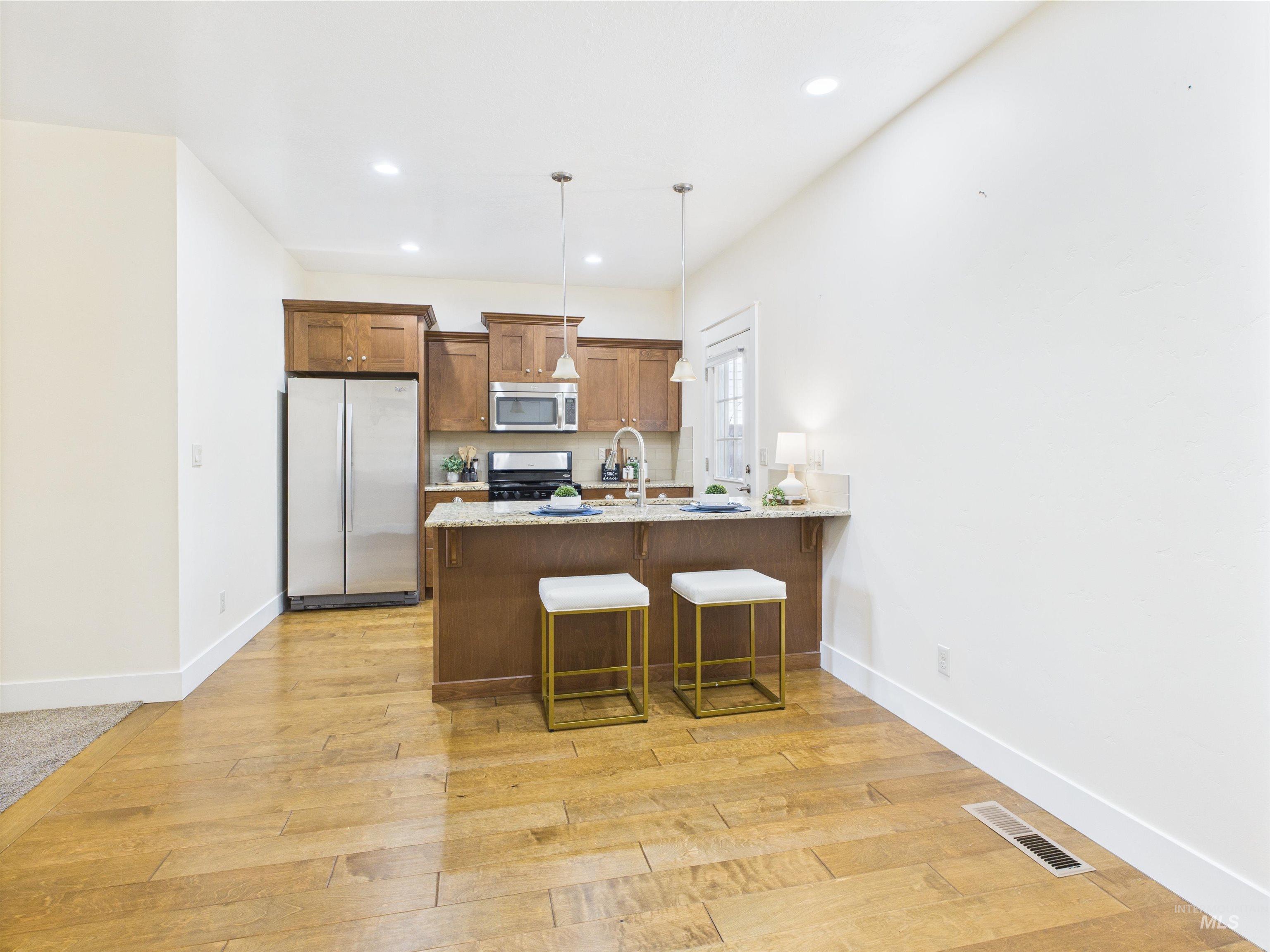 9389 W Wildbranch