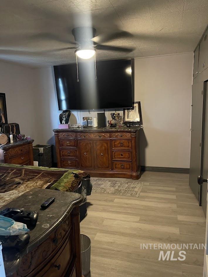 273 N Meridian