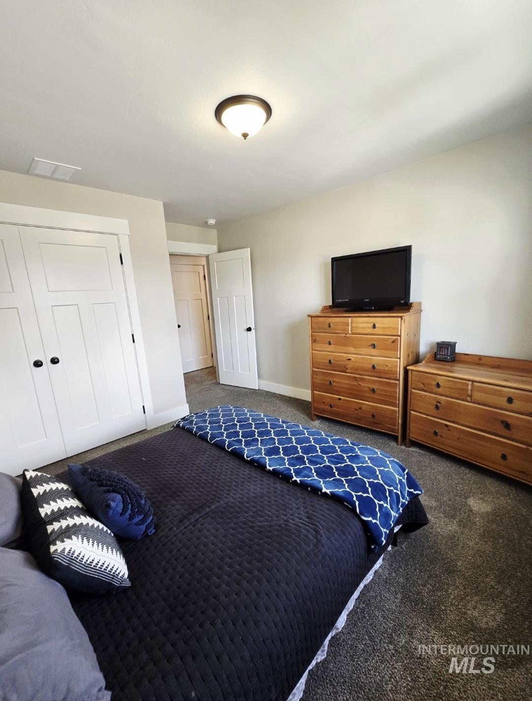 900 E 20th