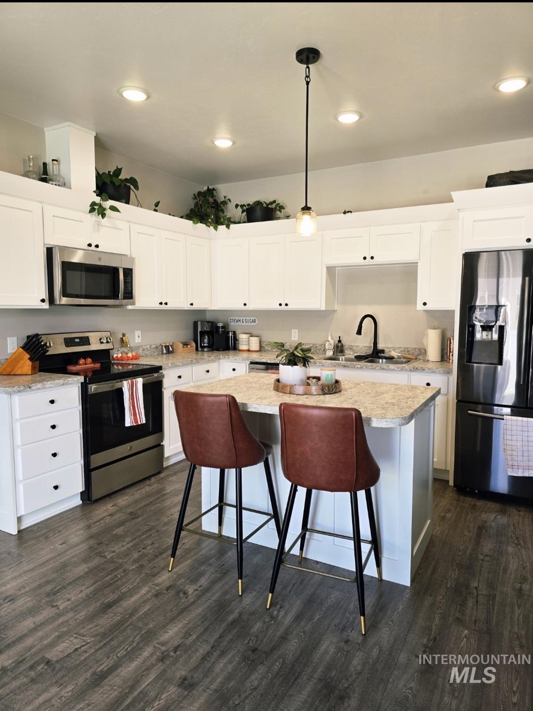 900 E 20th