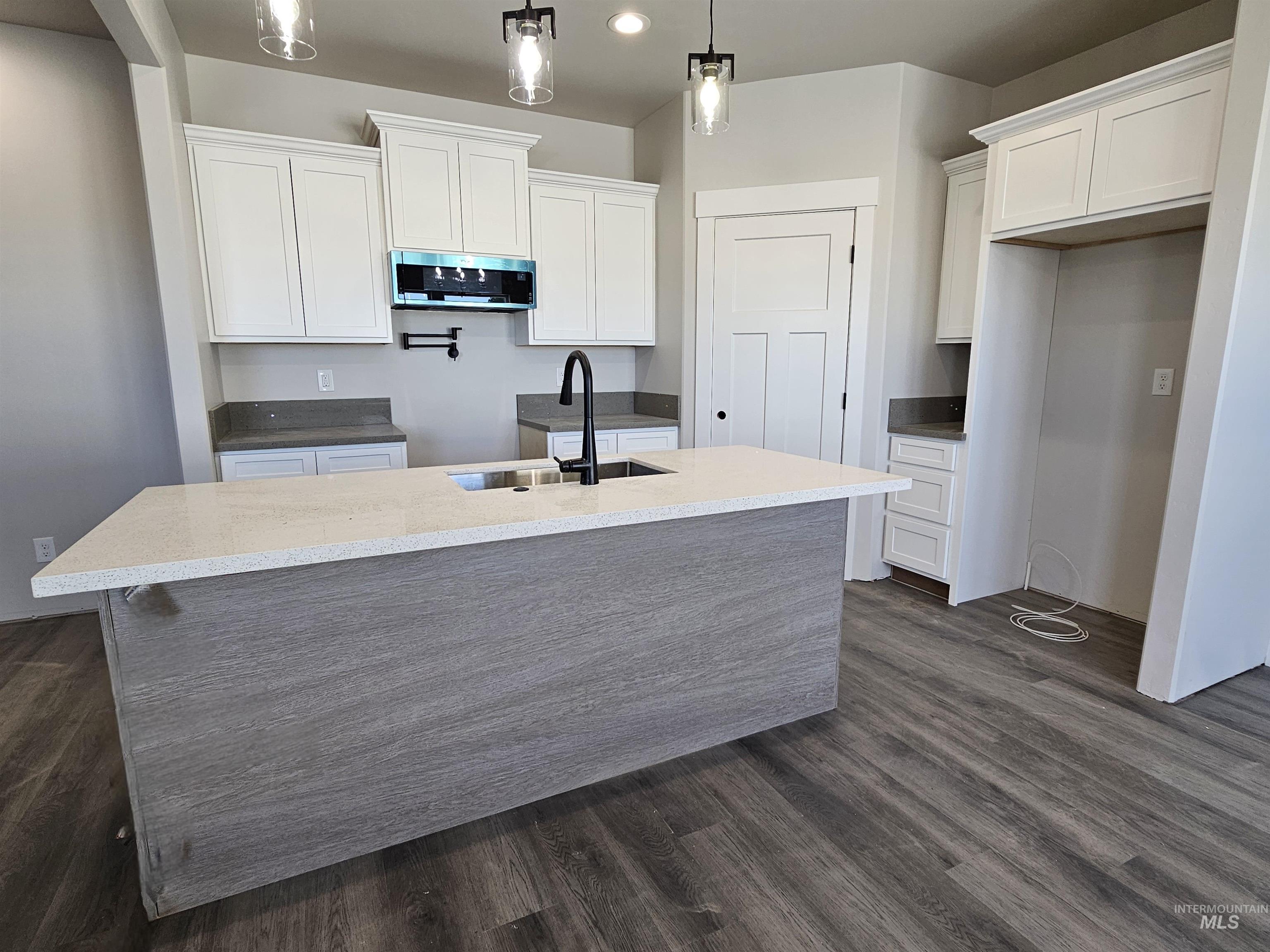 1212 Bronze Drive