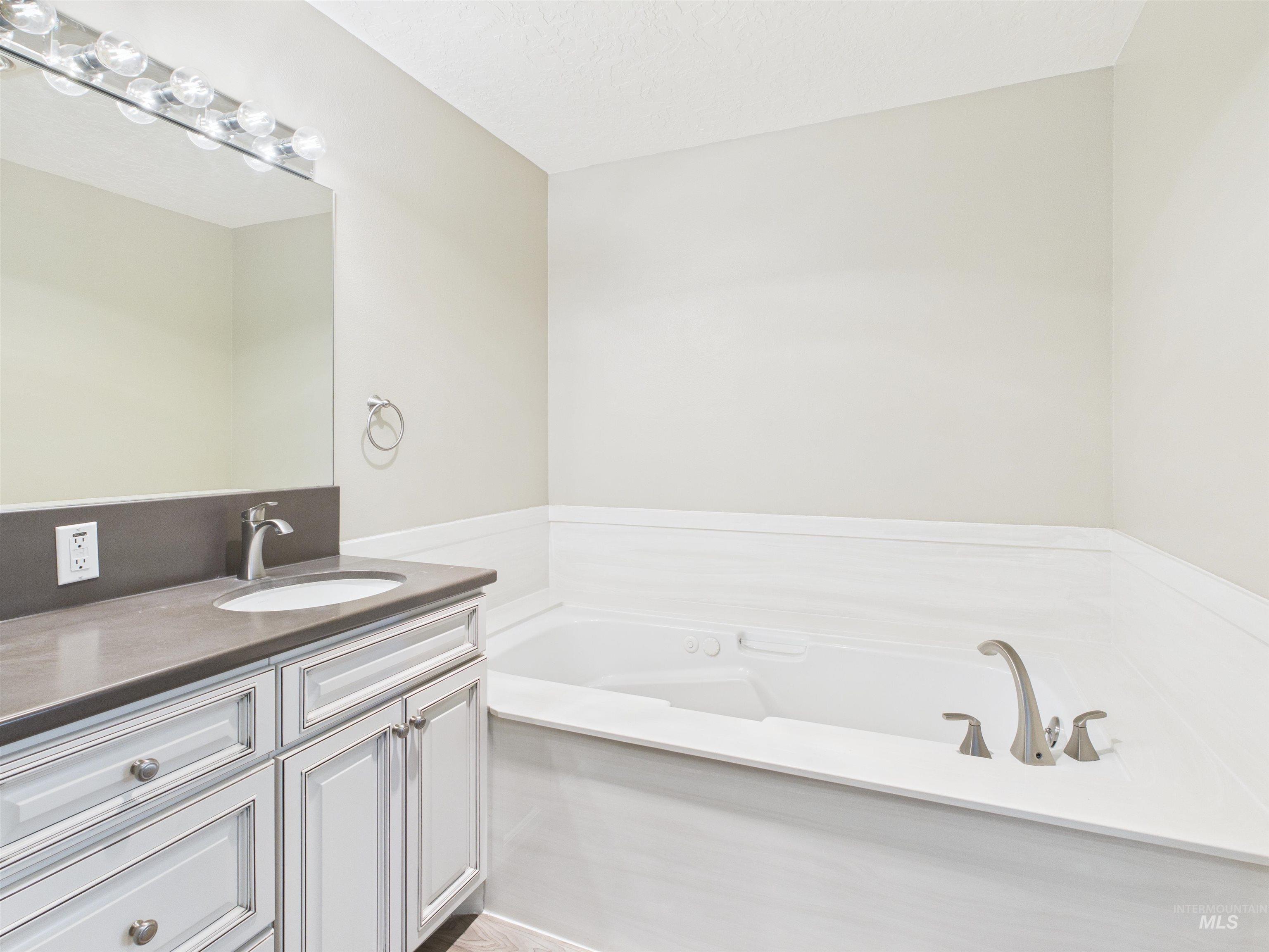 25 River Run Estates