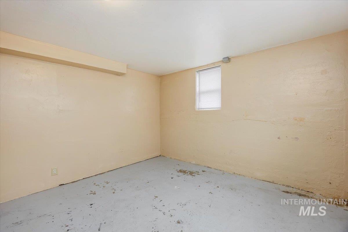 532 W 2nd Ave