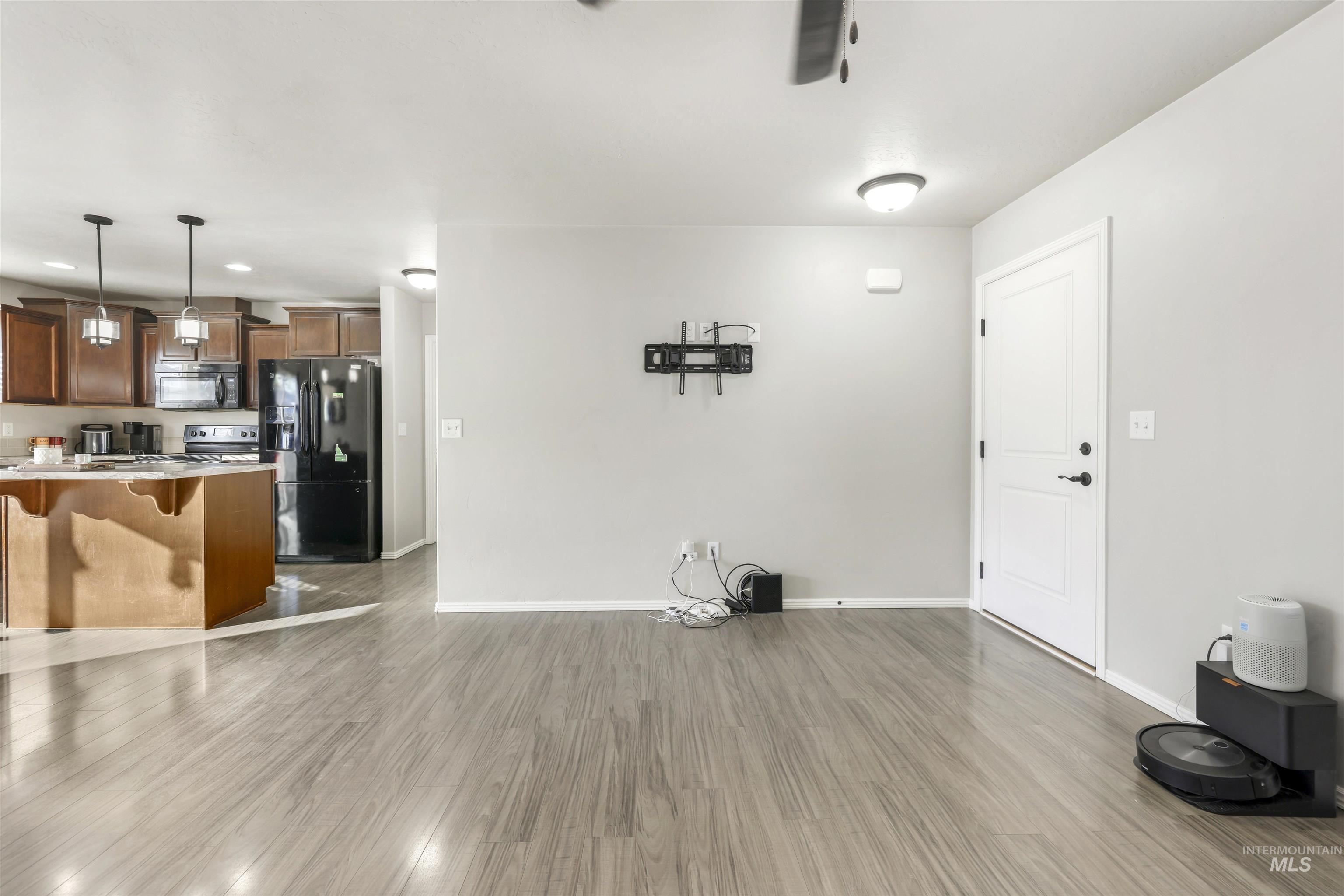 370 Feather Ave