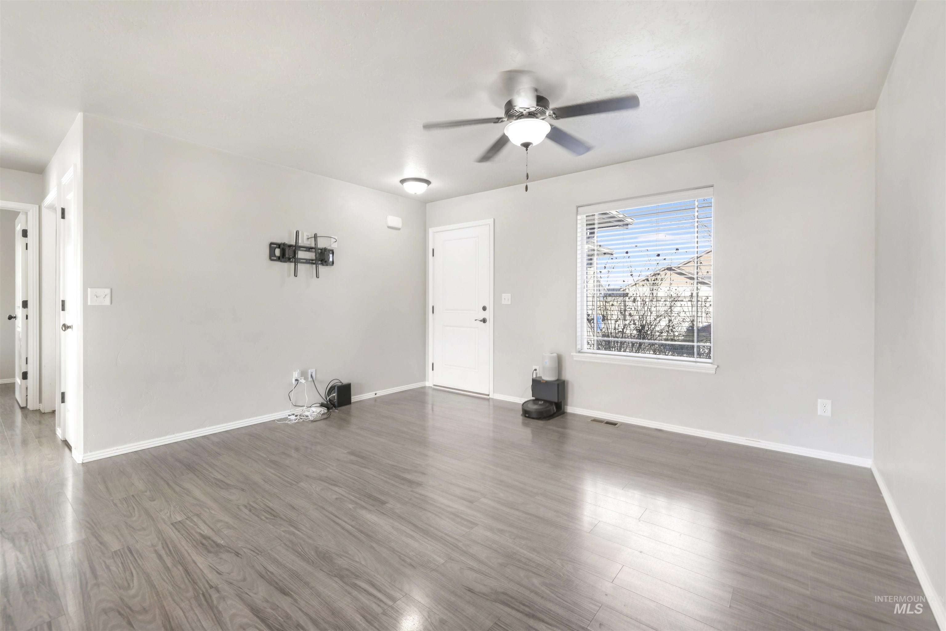 370 Feather Ave
