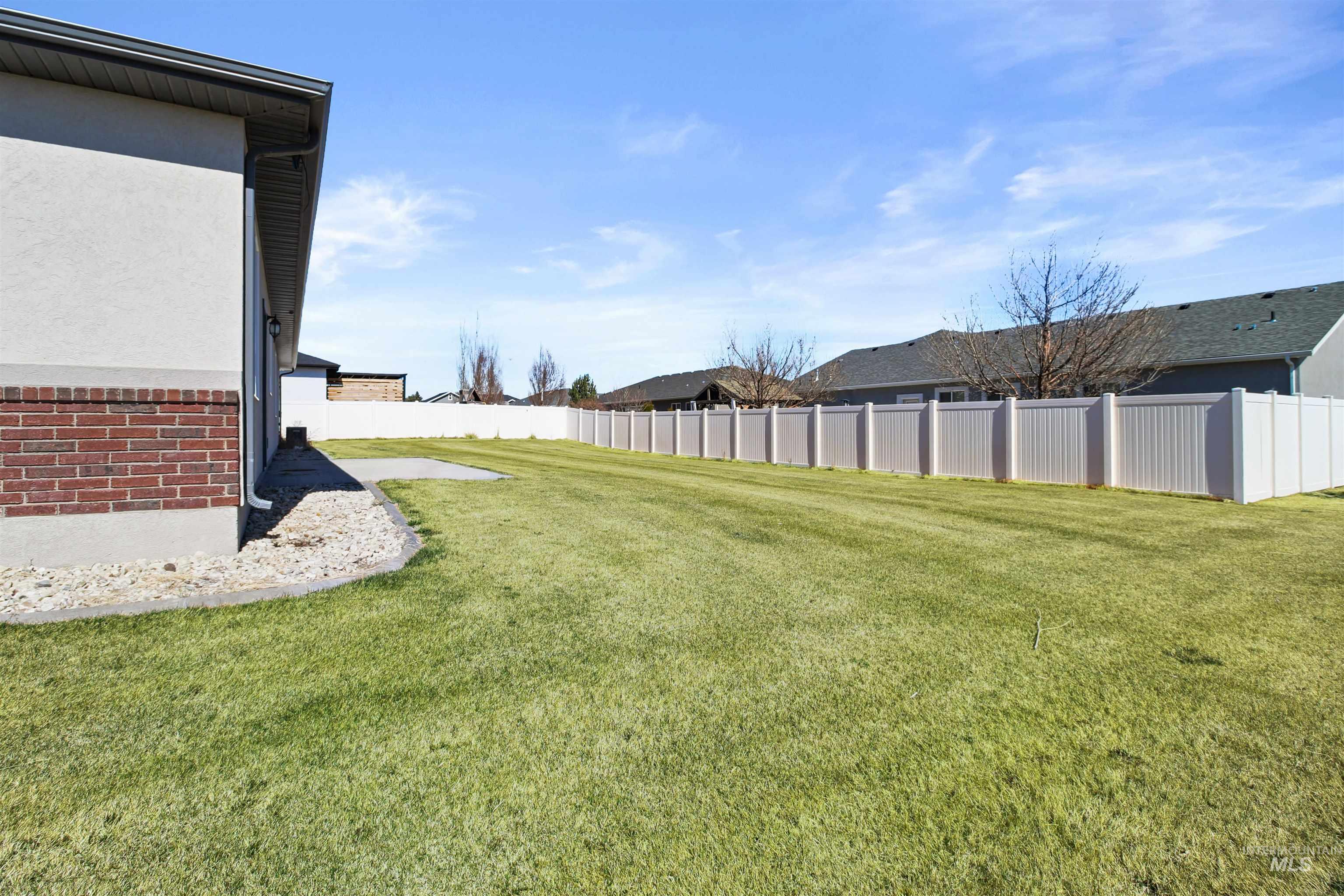 585 Clearwater Way