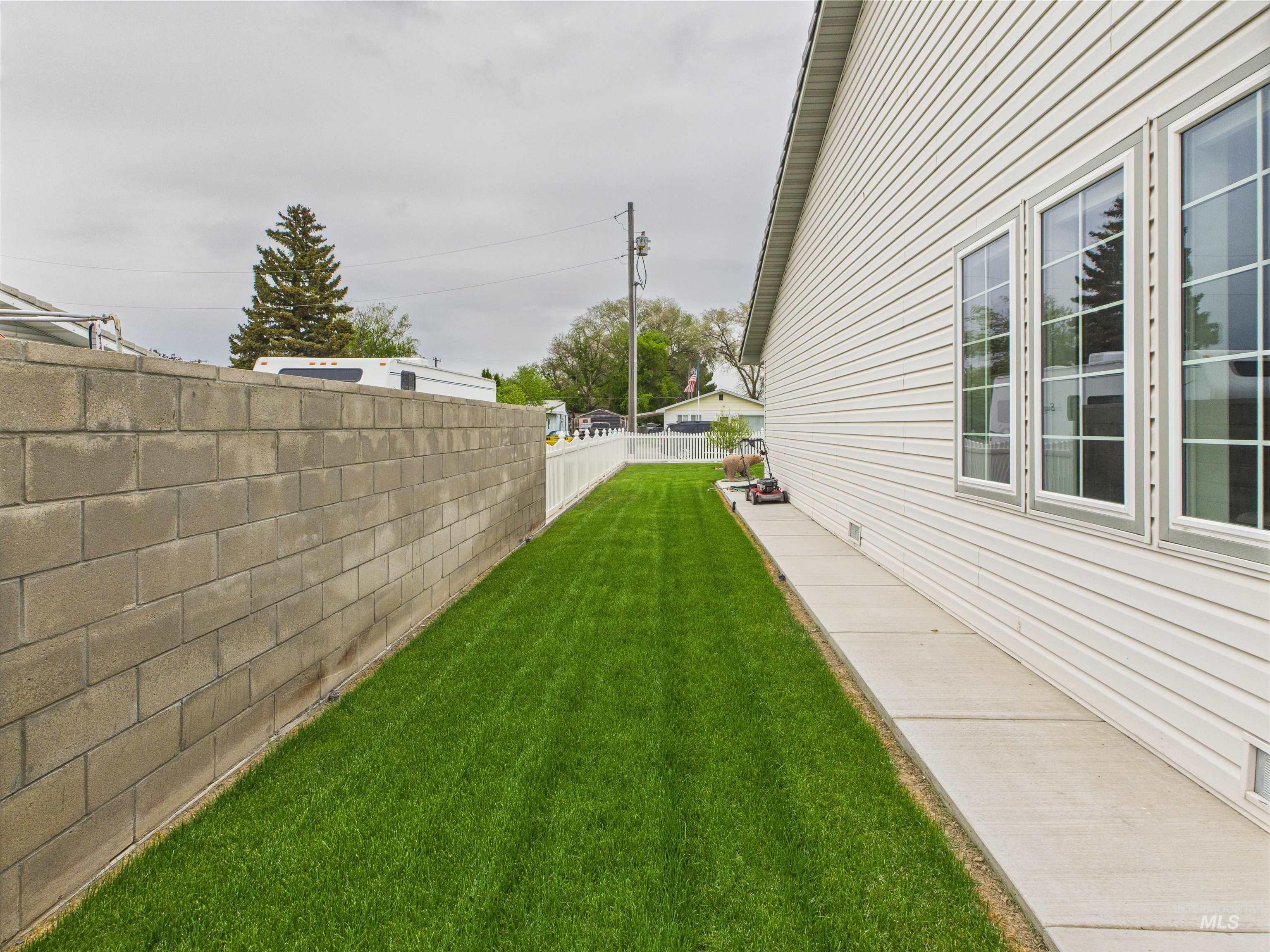 11 N 3rd West Street