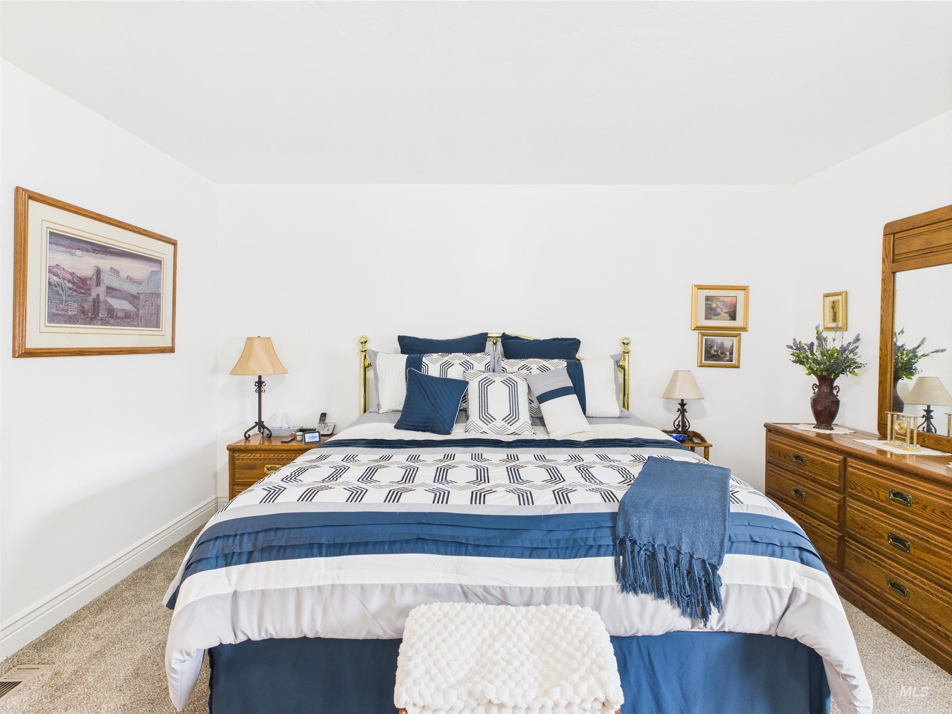 11 N 3rd West Street