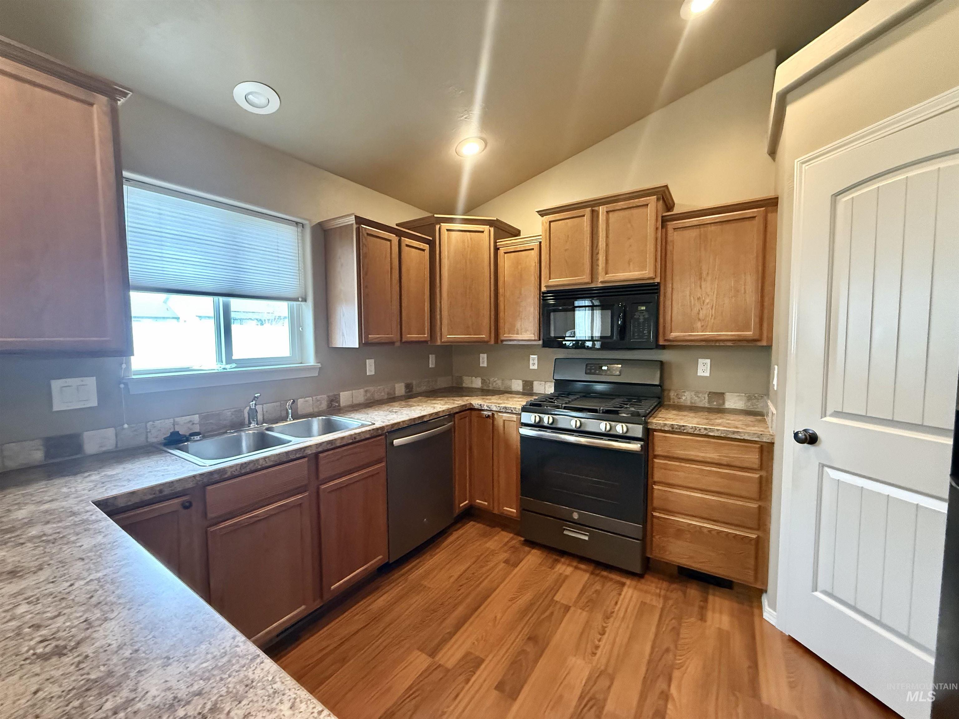 1506 N Adams