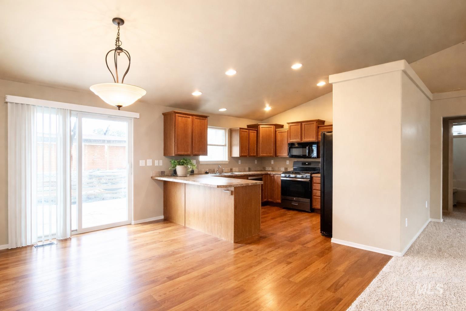 1506 N Adams