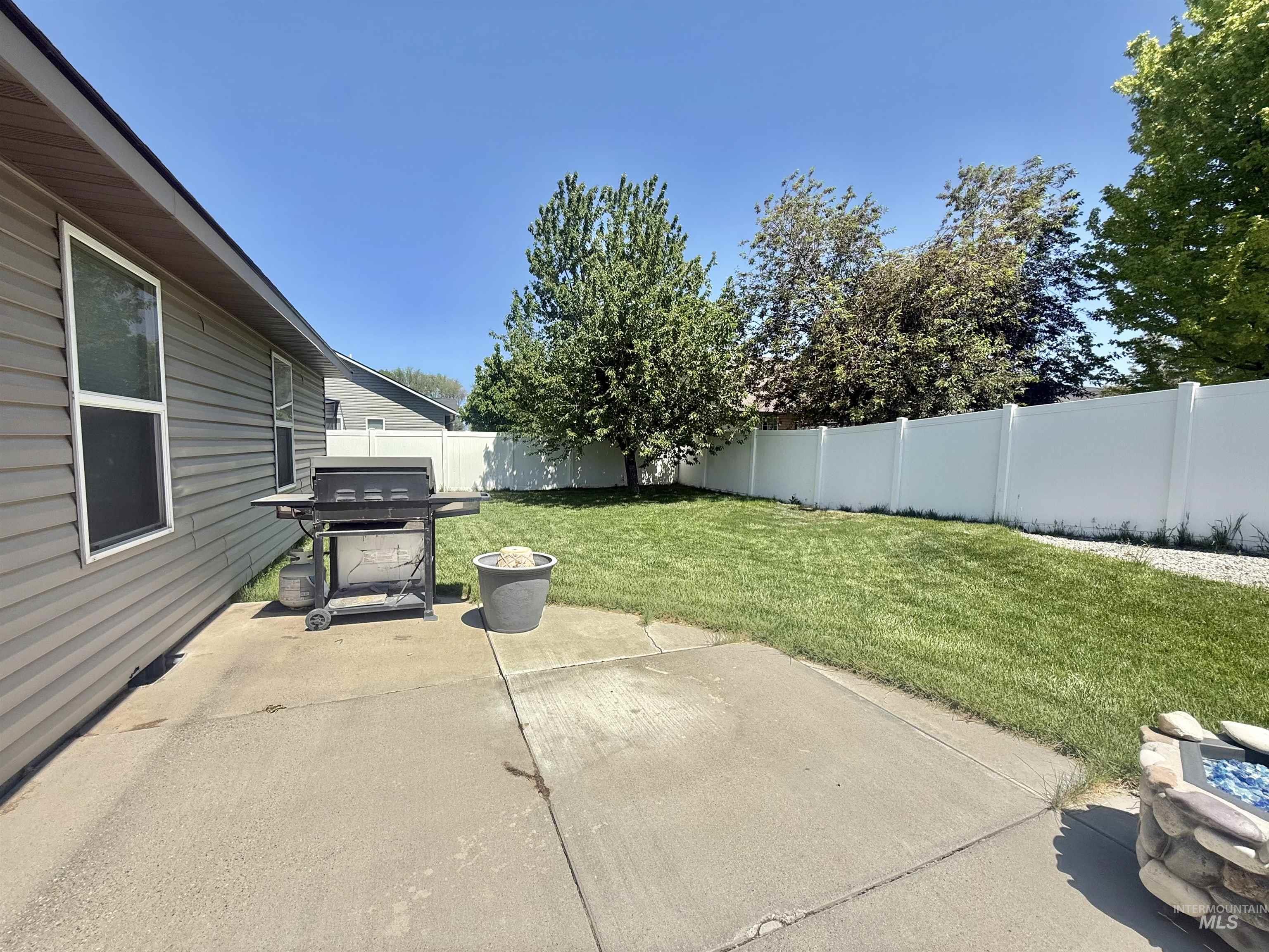 1506 N Adams